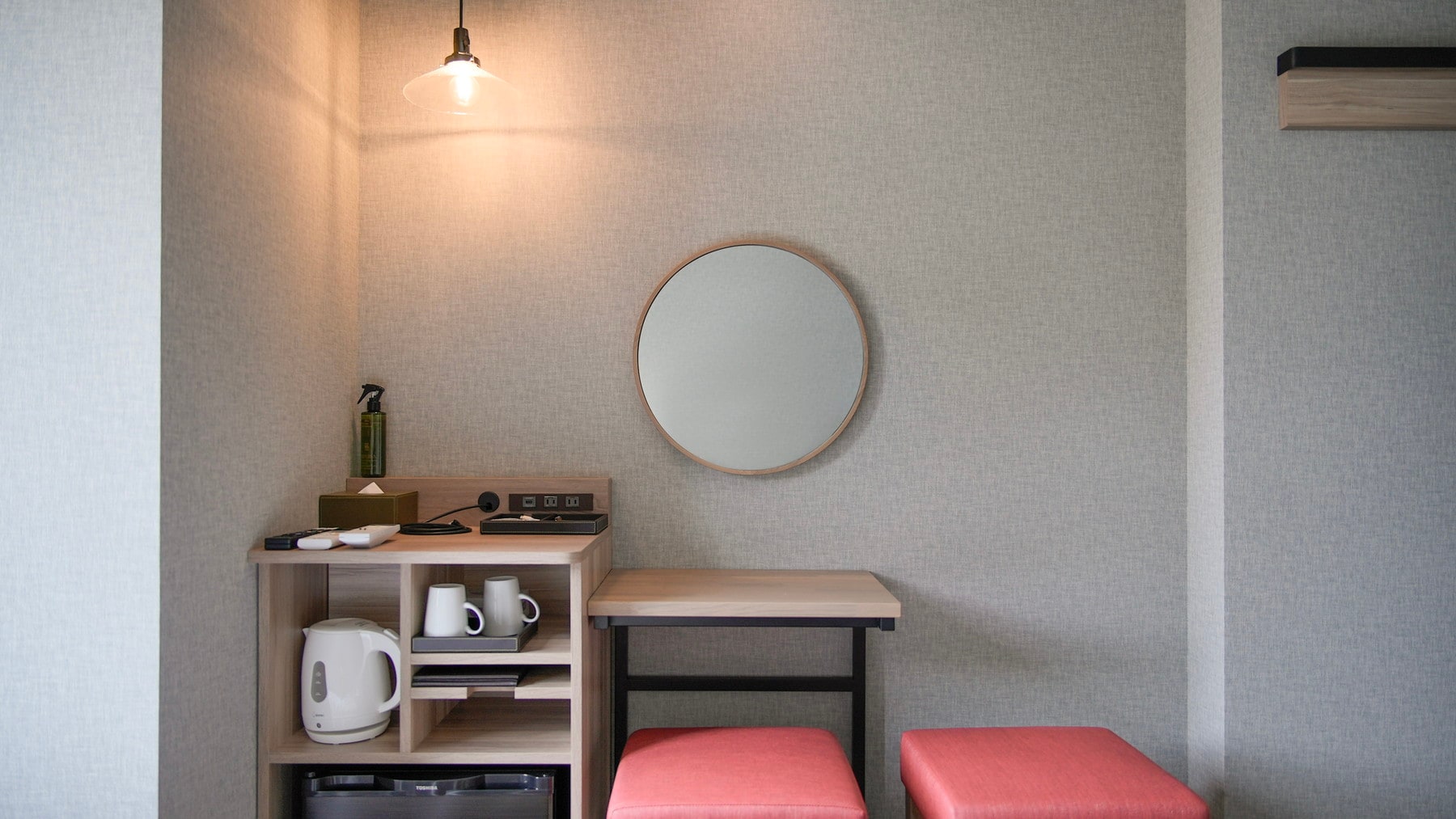 Kami juga memiliki berbagai fasilitas lengkap khusus wanita, sehingga Anda dapat menikmati masa menginap yang lebih nyaman dari sebelumnya.