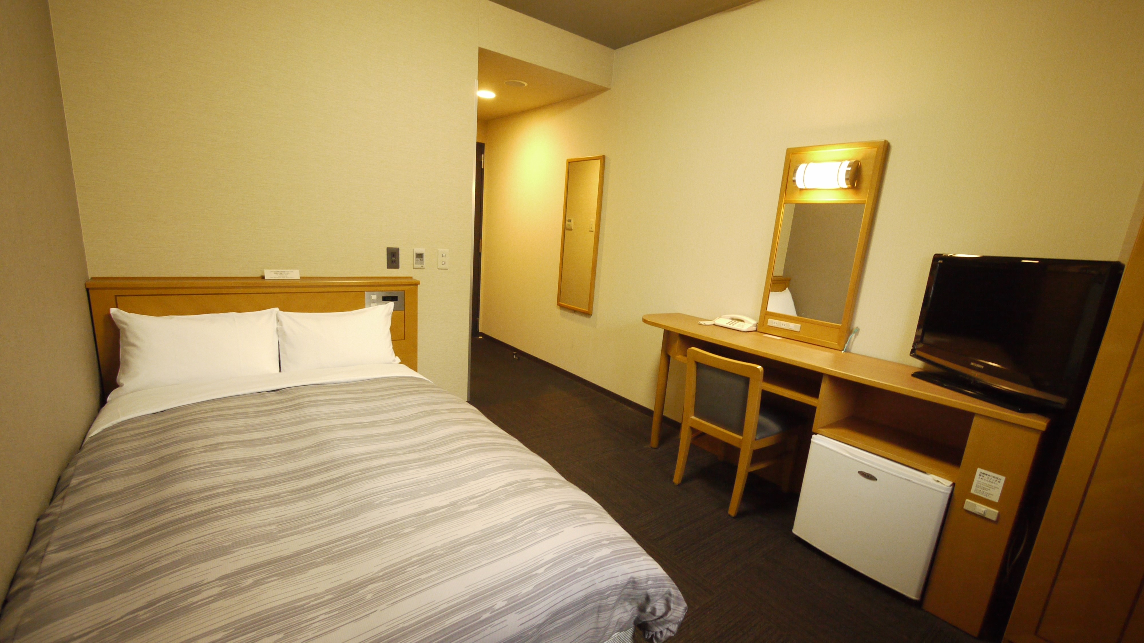 Semi-double room (approx. 12㎡) convenient for couples