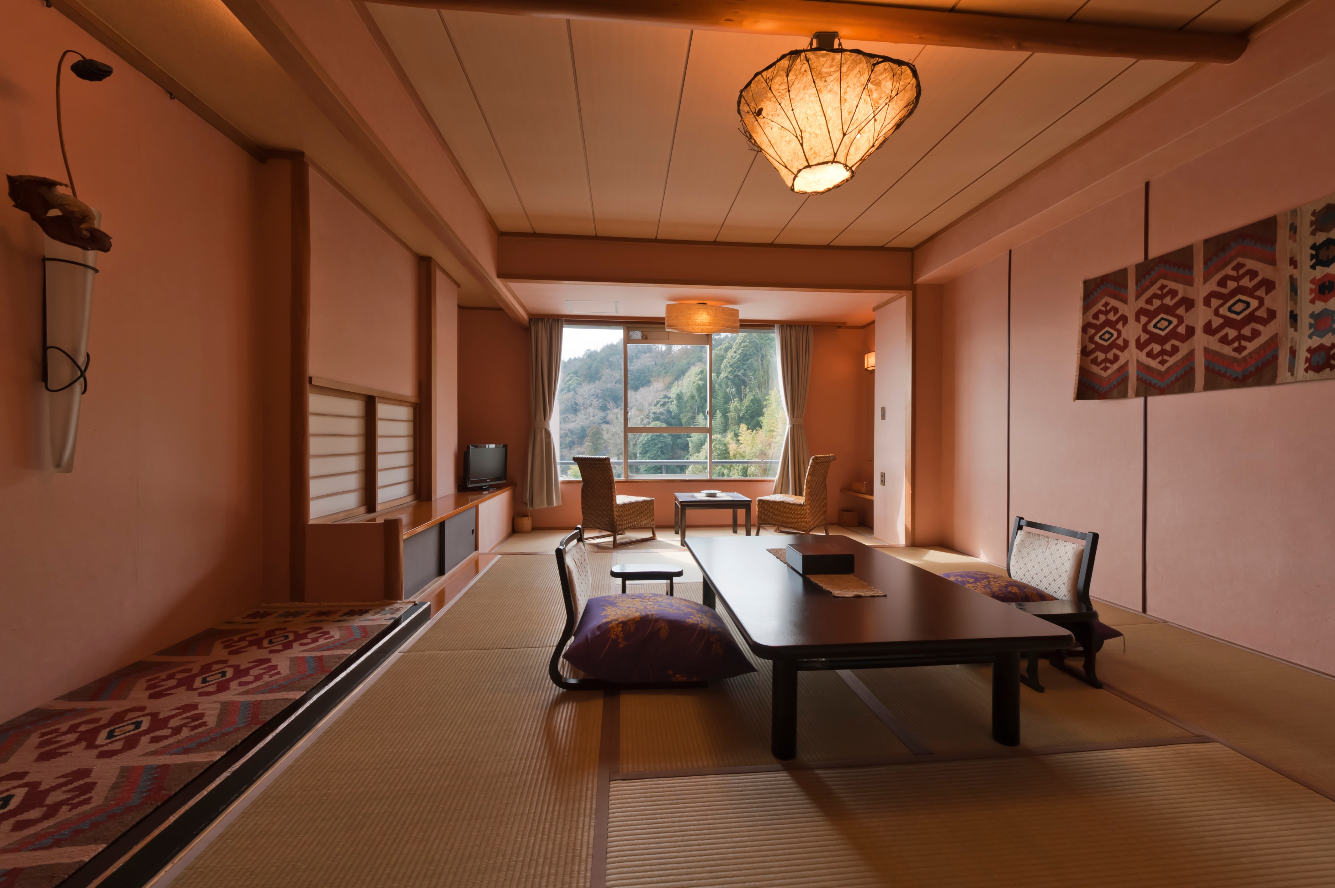 Japanese-style room: 10 tatami mats, spacious veranda