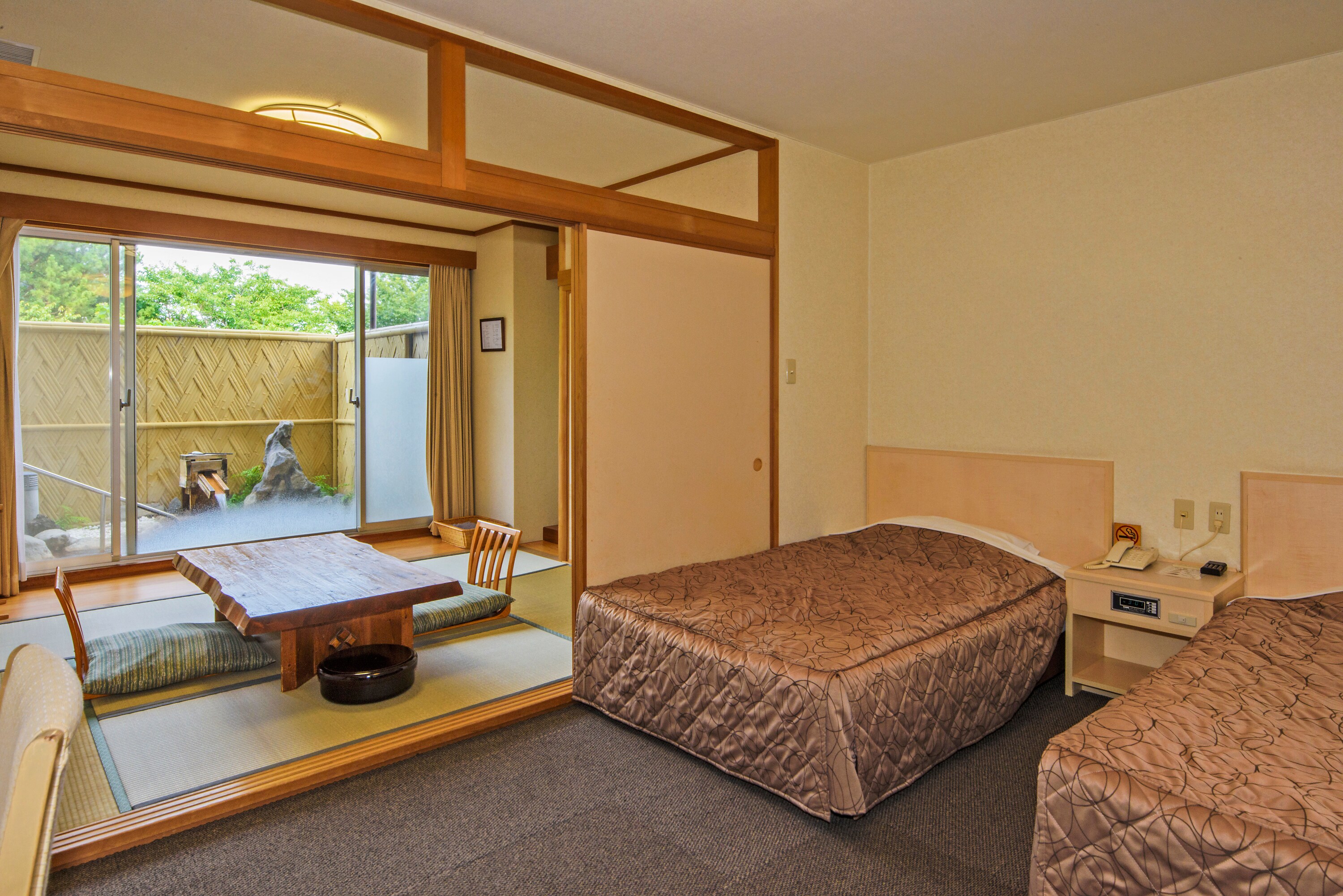 Japanese and Western room with rock bath