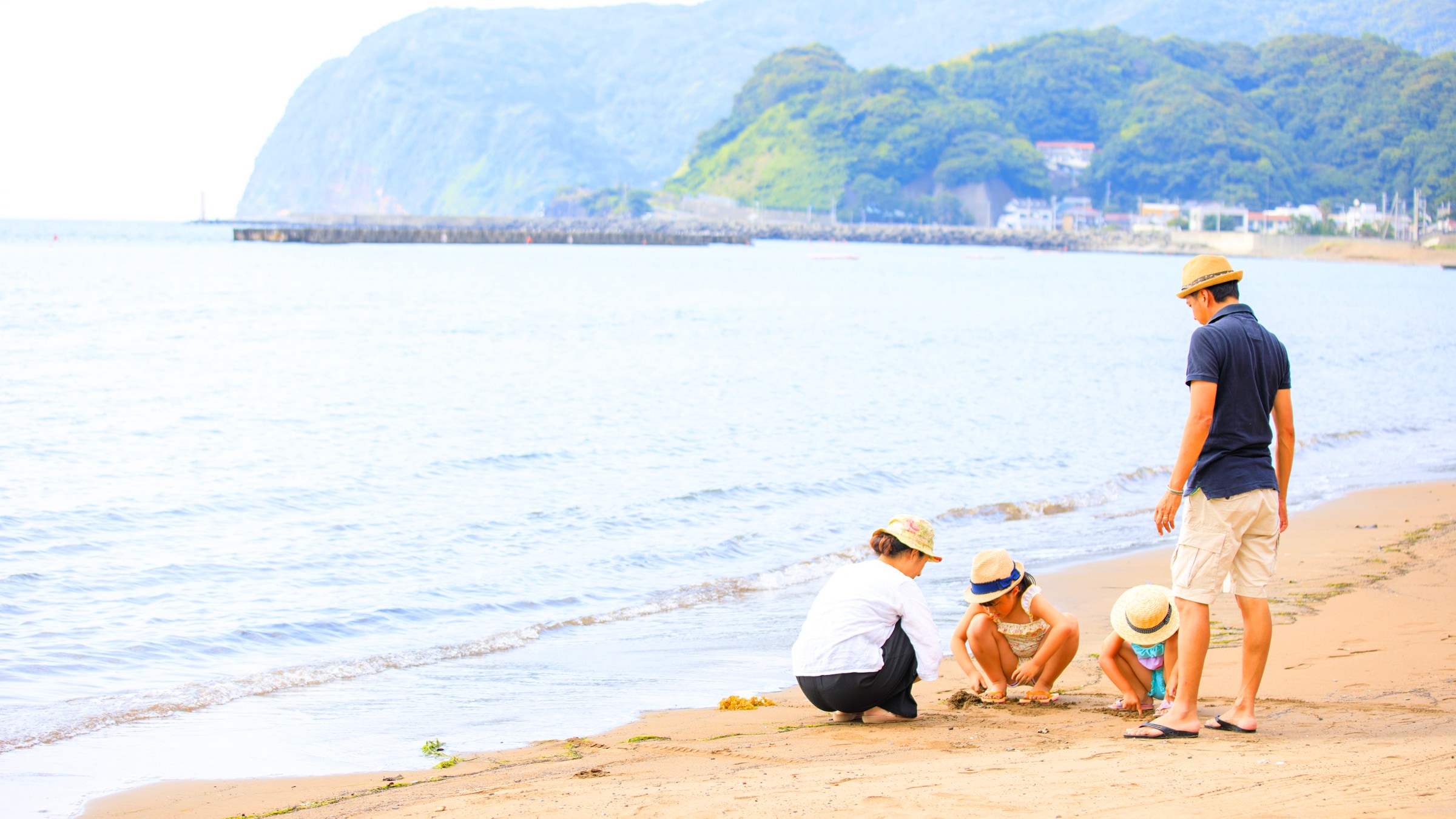 [Beach in front of you] 0 minute walk to the sandy beach! A skinship with a family on a beach walk ♪