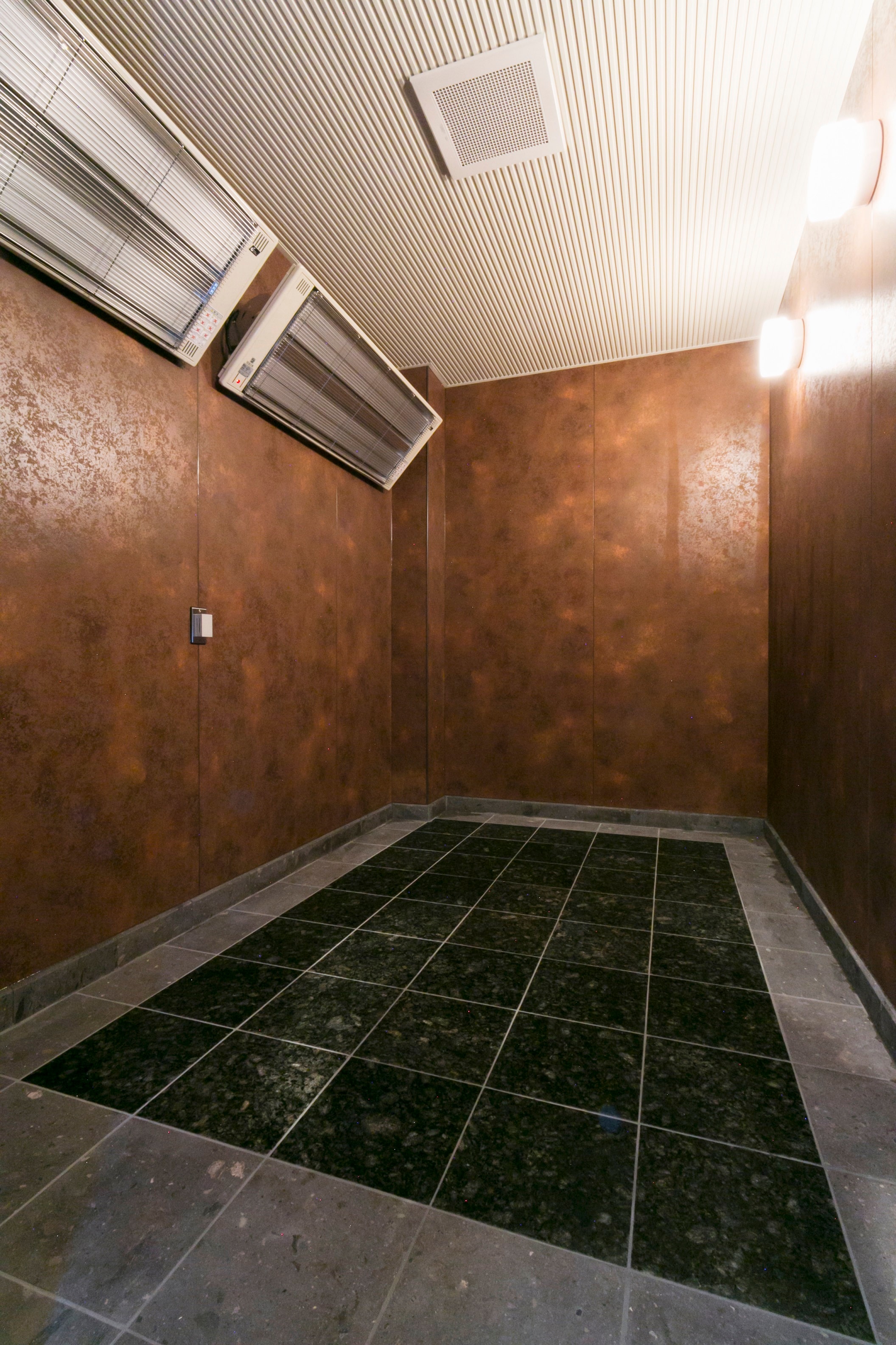 Rock bathing has a detoxifying effect that expels waste from the body, improves metabolism and boosts immunity.