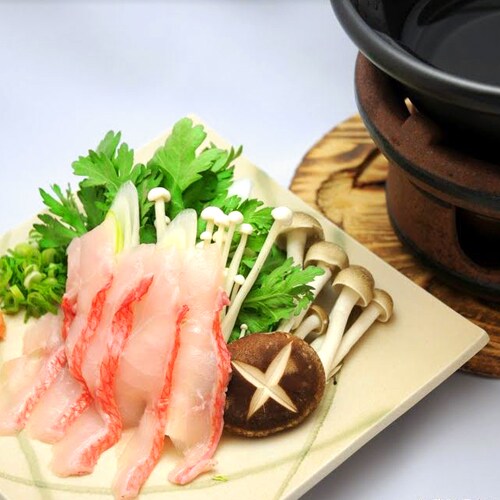 *One example of a dish: Deep water golden-eyed snapper shabu-shabu. Savor the delicious seafood.