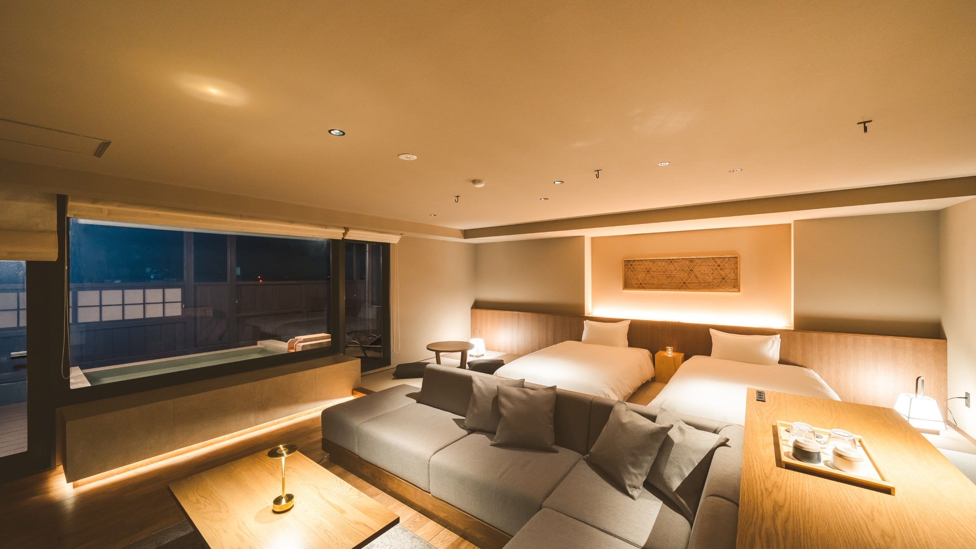 [Suite room with open-air hot spring bath] A spacious space of over 70 square meters.