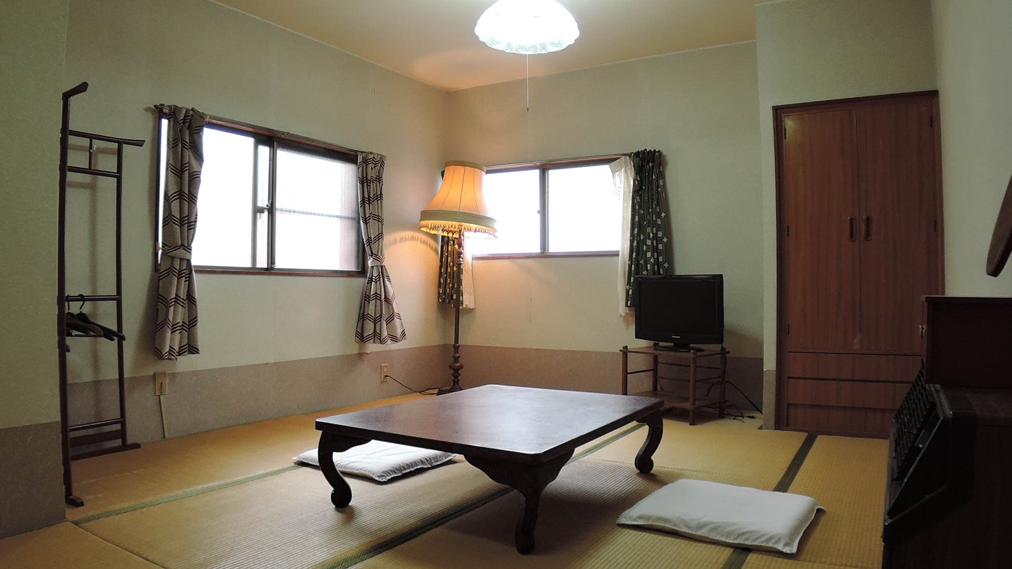 *[Example of a Japanese-style room] We will provide a Japanese-style room of 6 to 10 tatami mats according to the number of people booking.