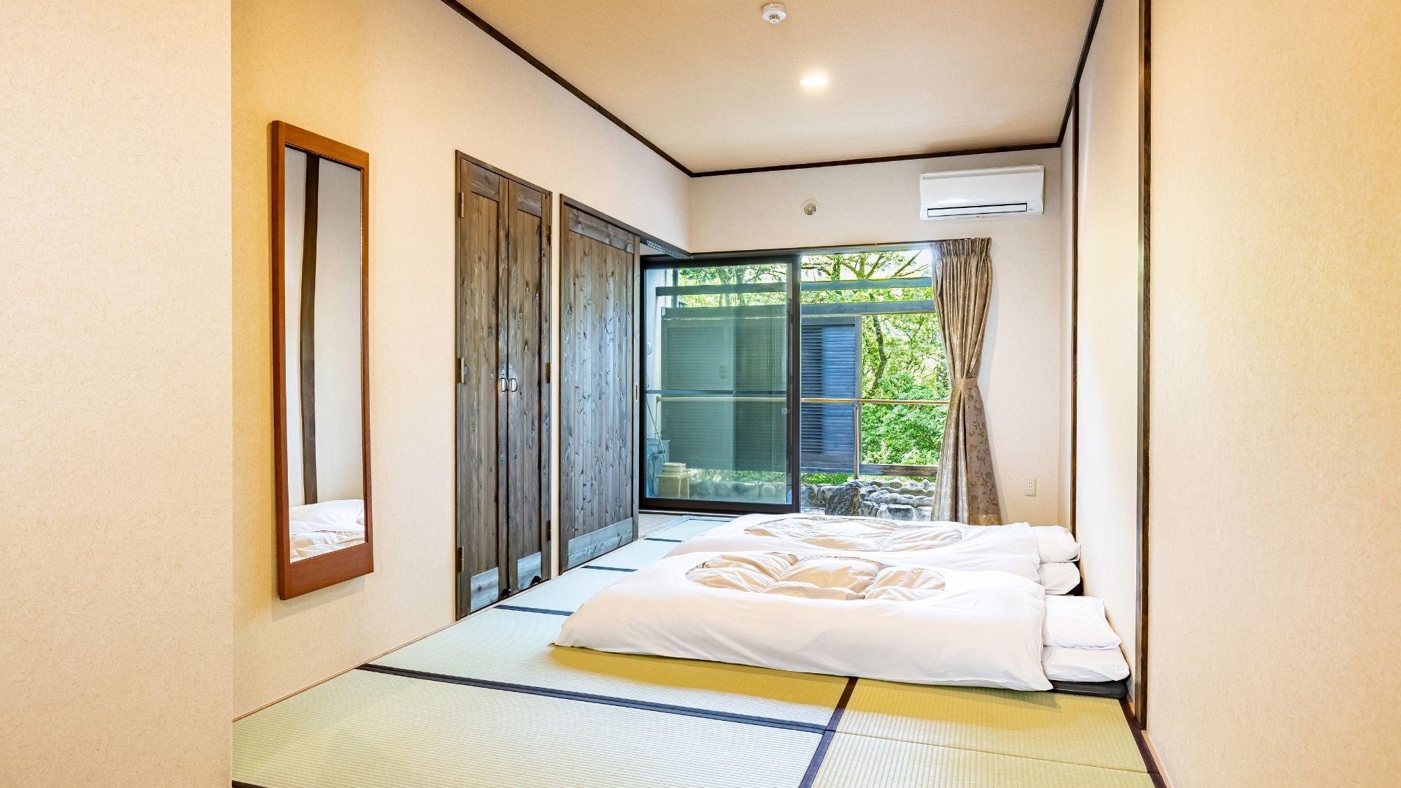 [อาคารหลัก] ห้องสไตล์ญี่ปุ่นพร้อมอ่างอาบน้ำกลางแจ้ง (ตัวอย่าง)