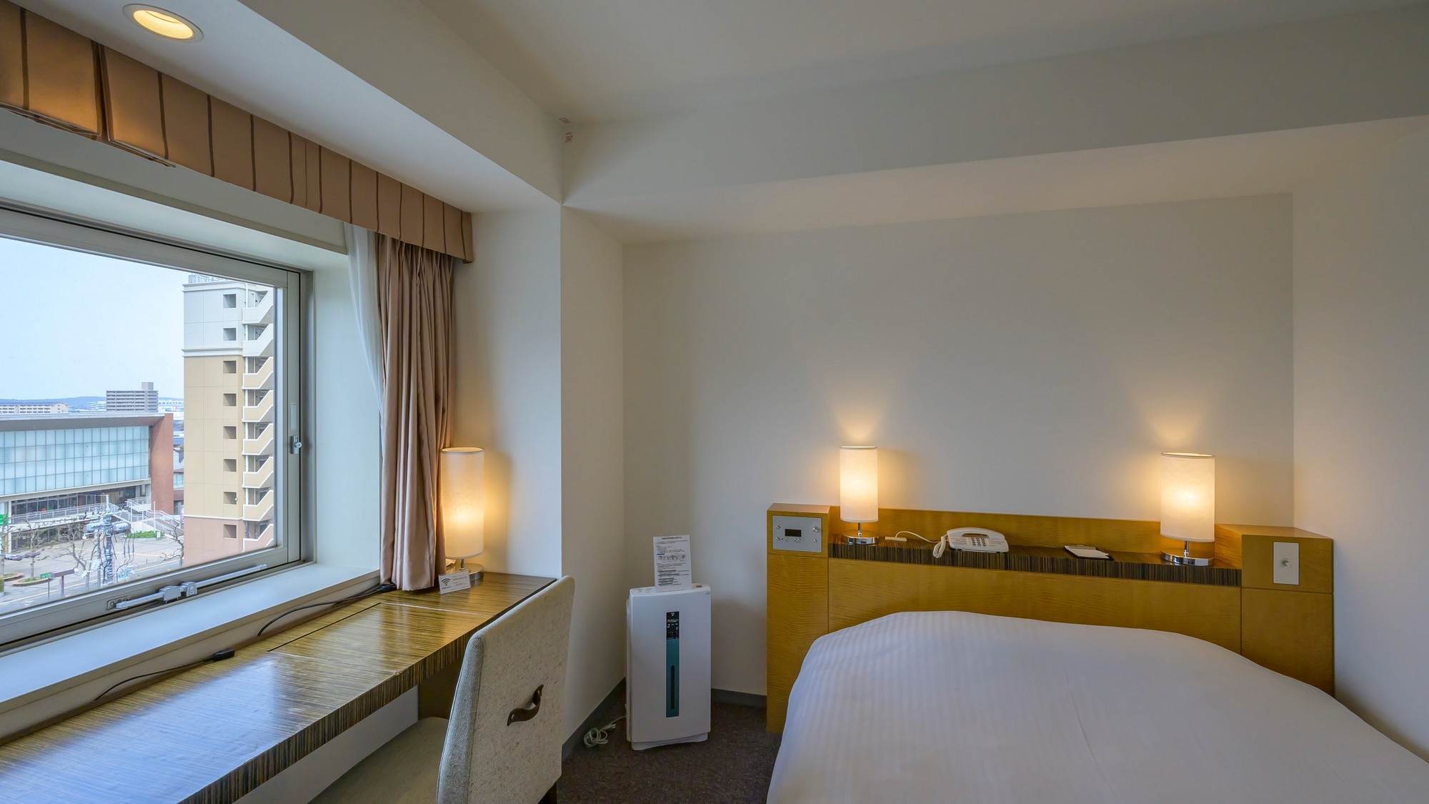 [Queen Double] You can relax while enjoying the view of Izumo city.