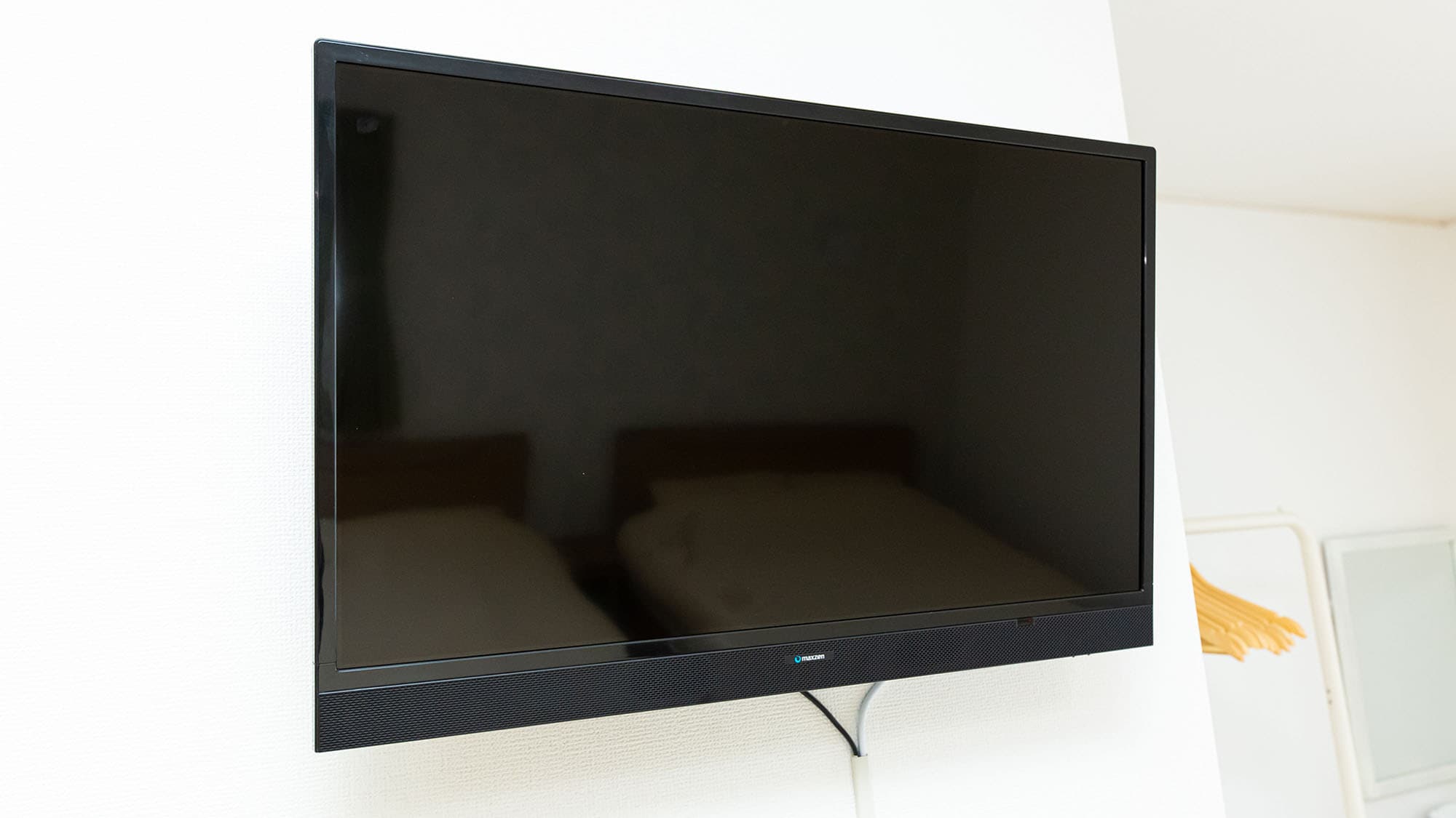 [All buildings have a TV] Please use it as if you were at home.