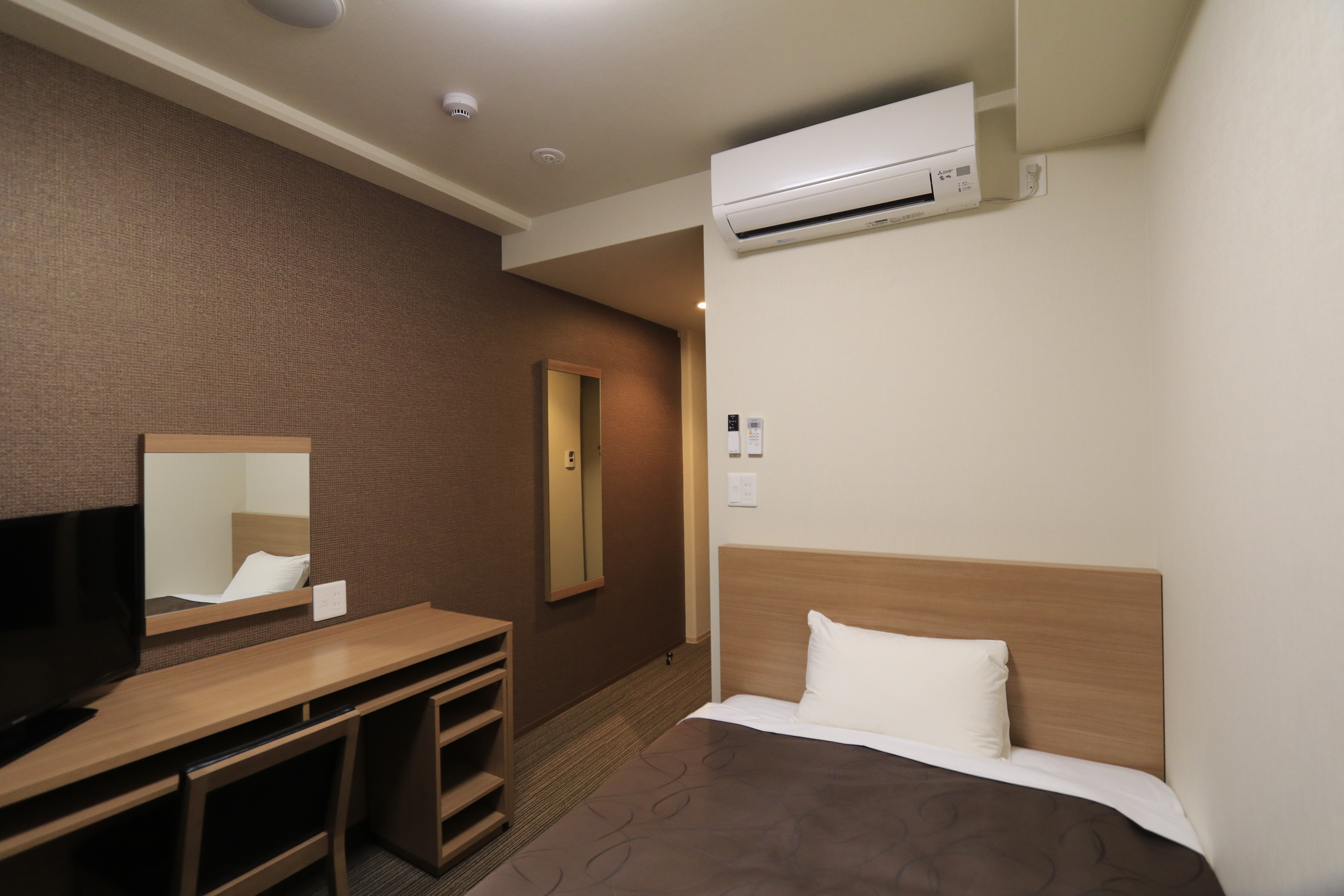 Single room diagonally