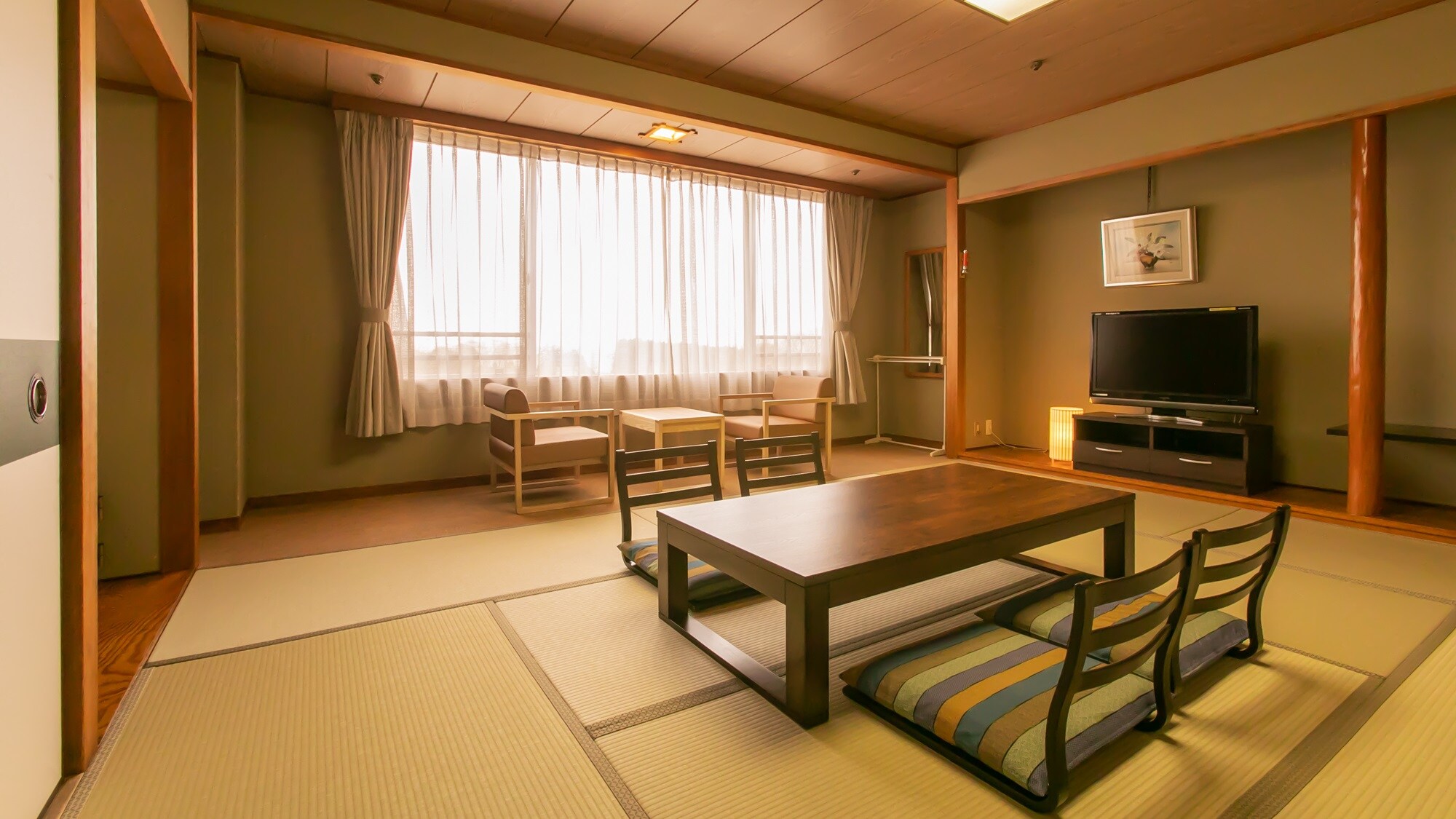 ■ Japanese-style room 10 tatami mats