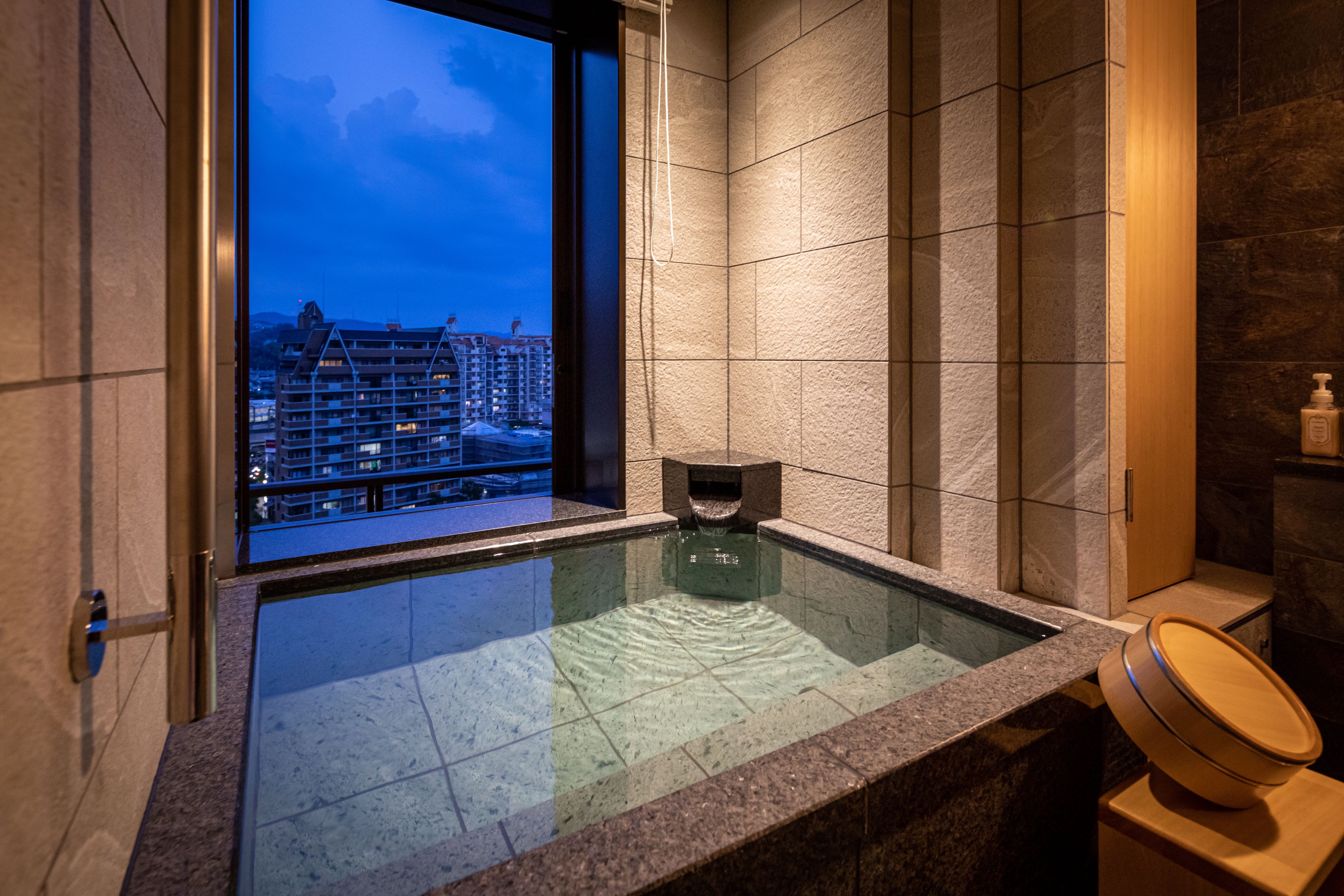 [Suite with view bath (semi-open-air bath)] Nadeshiko 54m2/River side