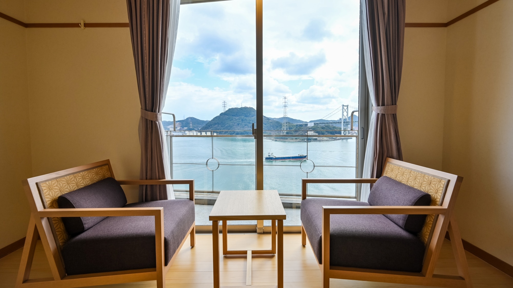 [Phòng theo phong cách Nhật Bản, 10 chiếu tatami, không có bồn tắm] Tận hưởng quang cảnh ngoạn mục trong khi thư giãn trên hiên nhà