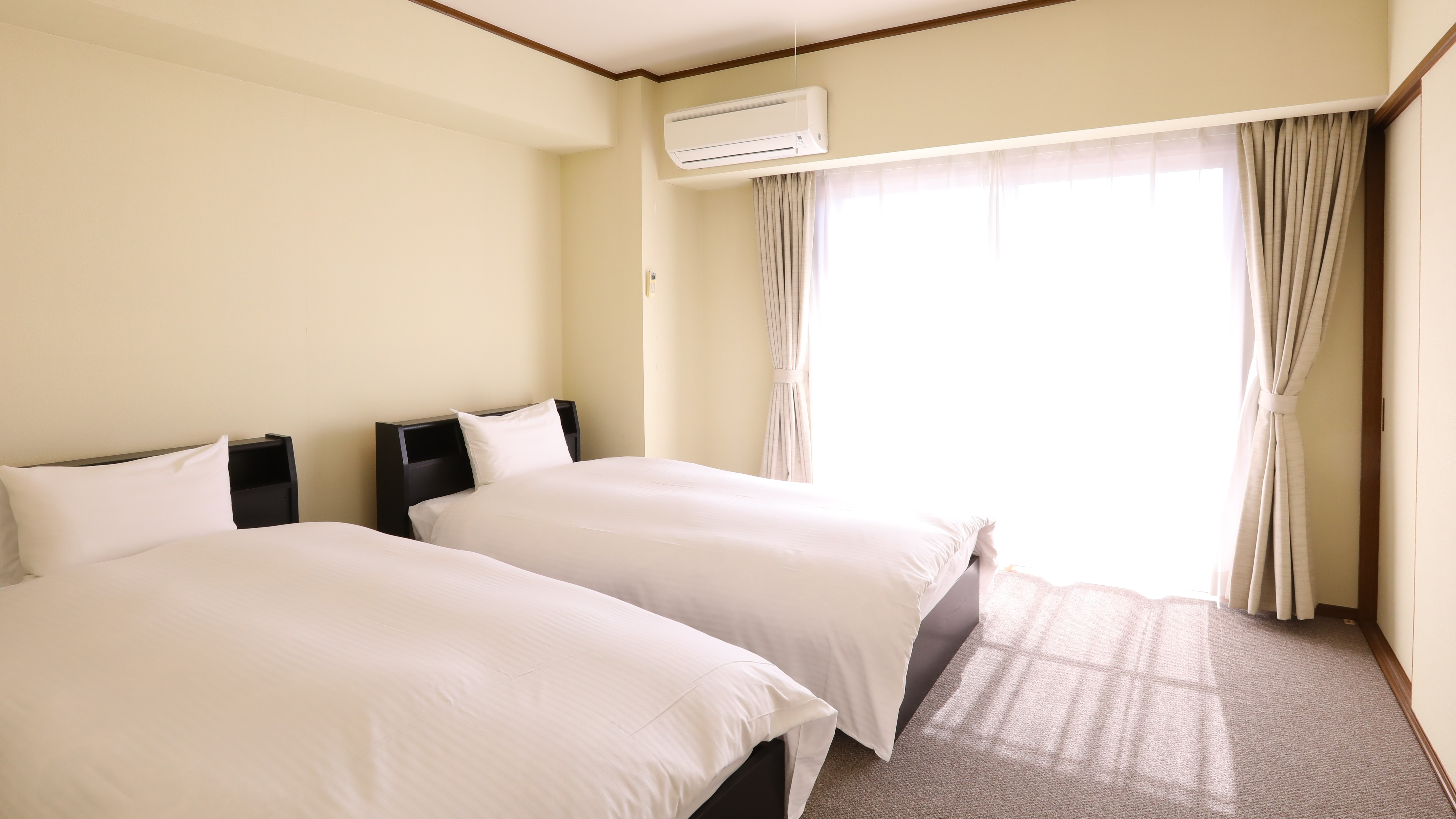 Grand View Room 9