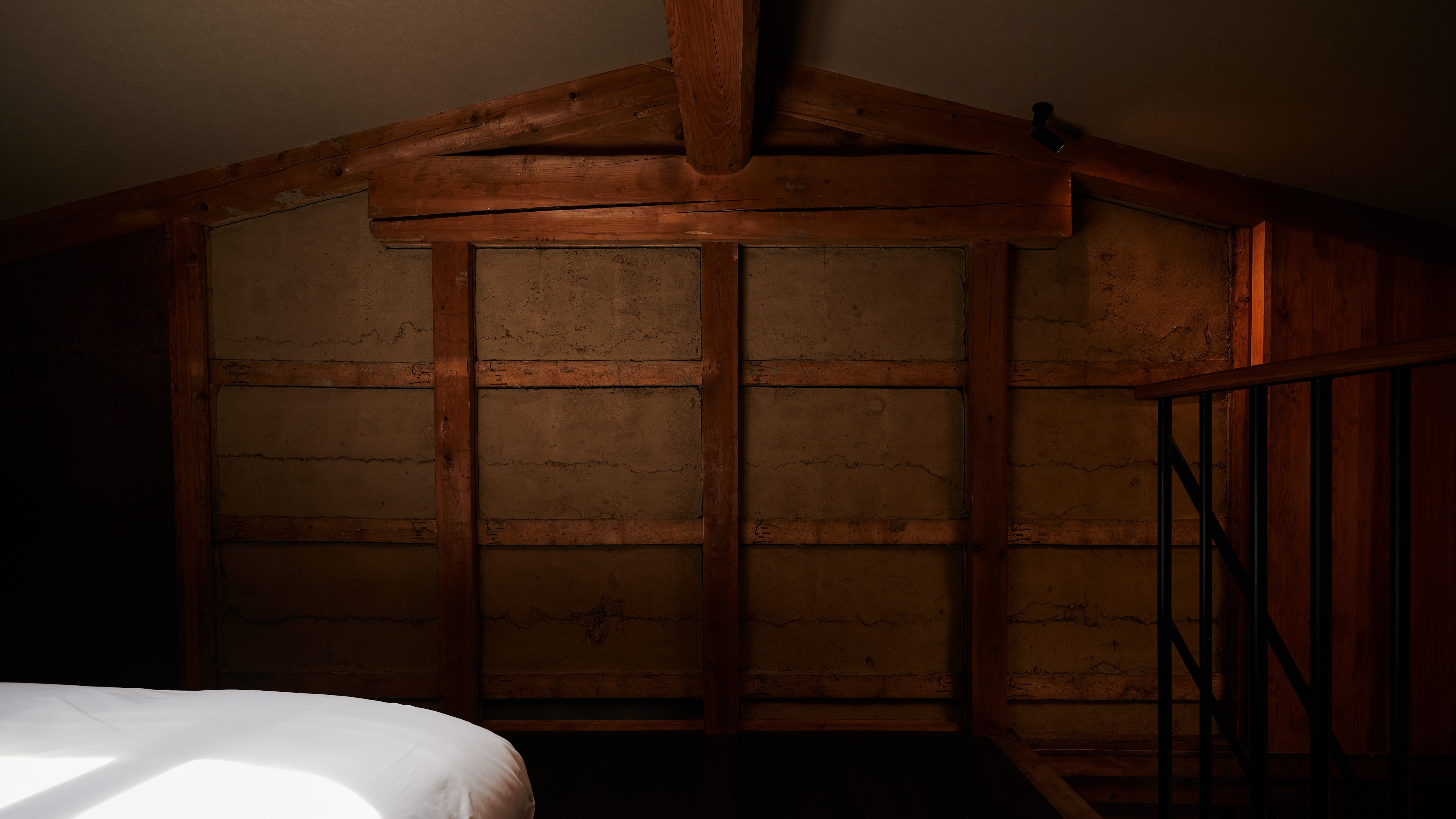 [Toshiyoshiya] Hyakuhachi / Touching raw lacquer, with a detached storehouse / Semi-open-air bath
