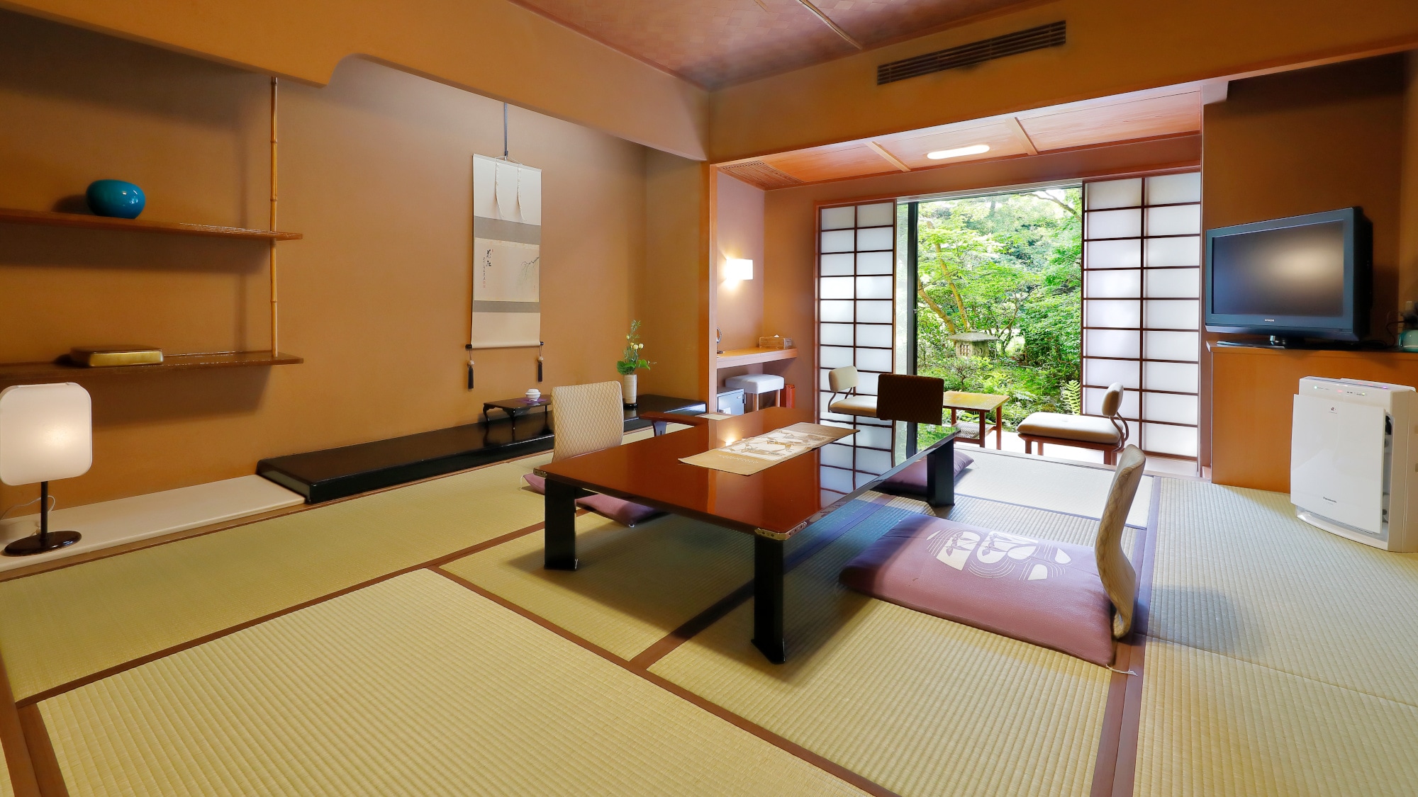 [Japanese-style room on the garden side] Image 03