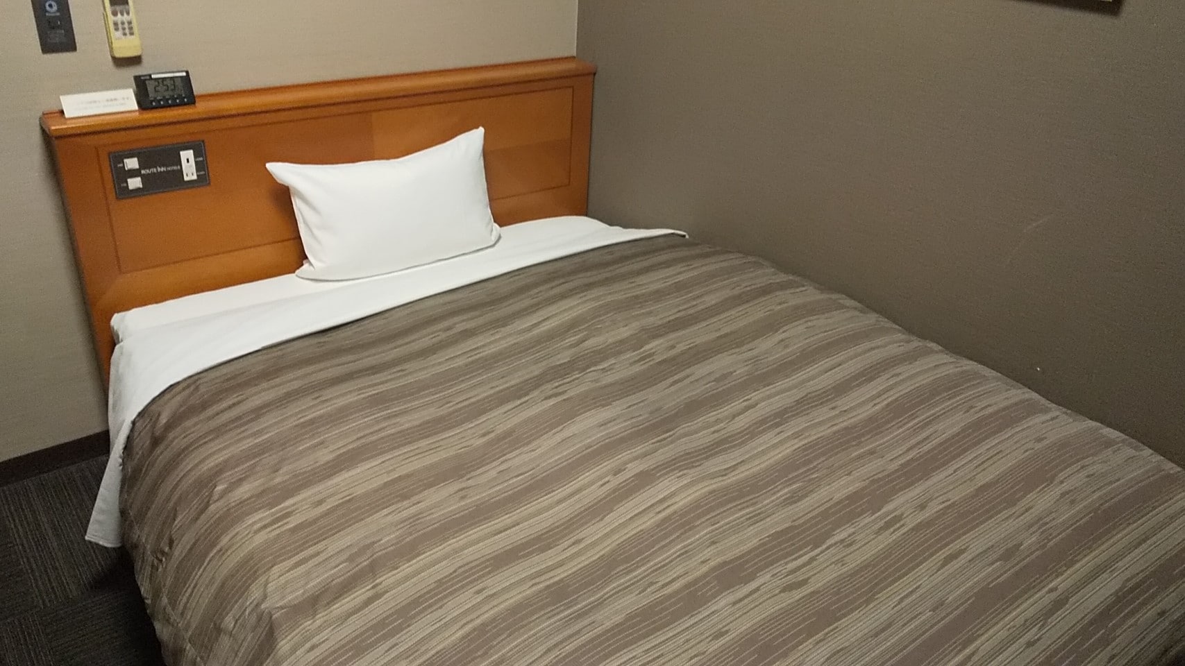 Single room: Bed size 140 x 196 (cm) for your comfort.