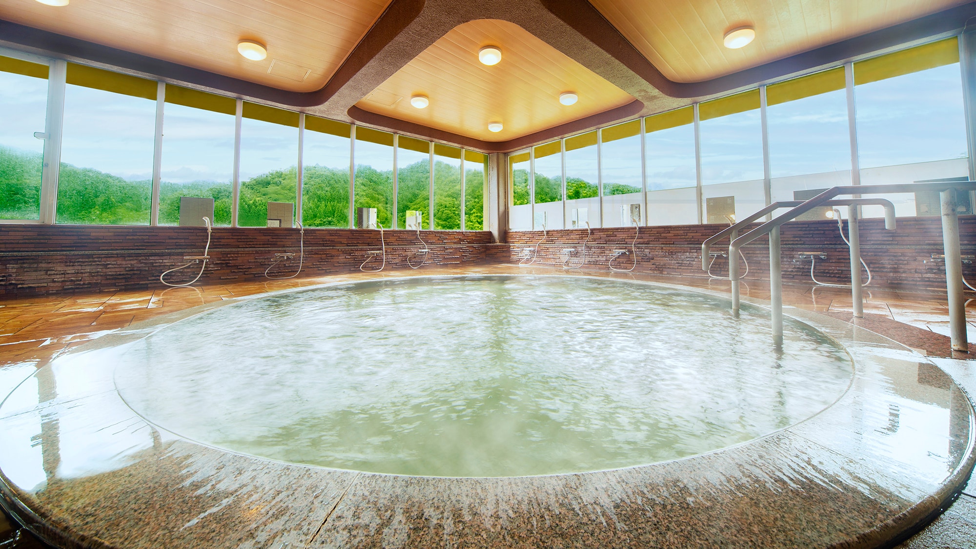 Panoramic large bath