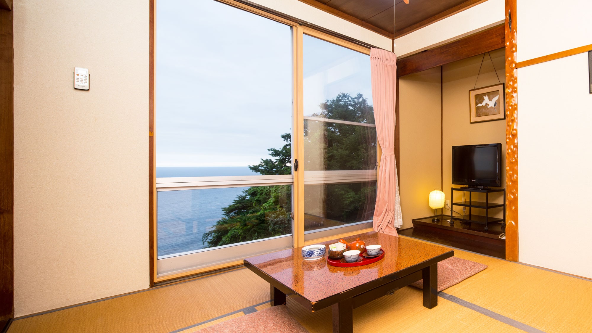 [Kamar bergaya Jepang dengan pemandangan laut 6 tikar tatami] << dengan bak mandi dan toilet >>