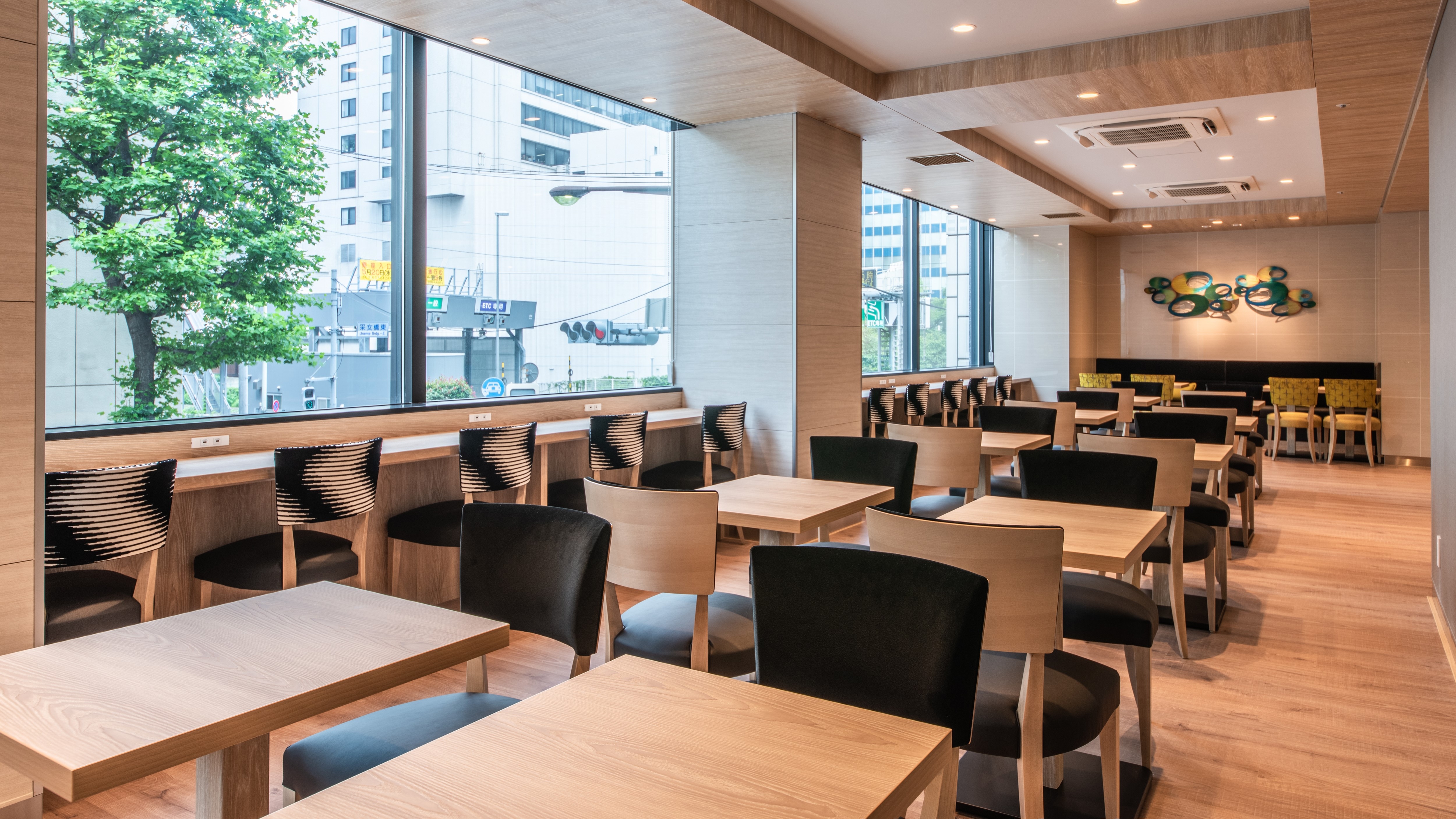 2F restaurant "VISTA CaFe"