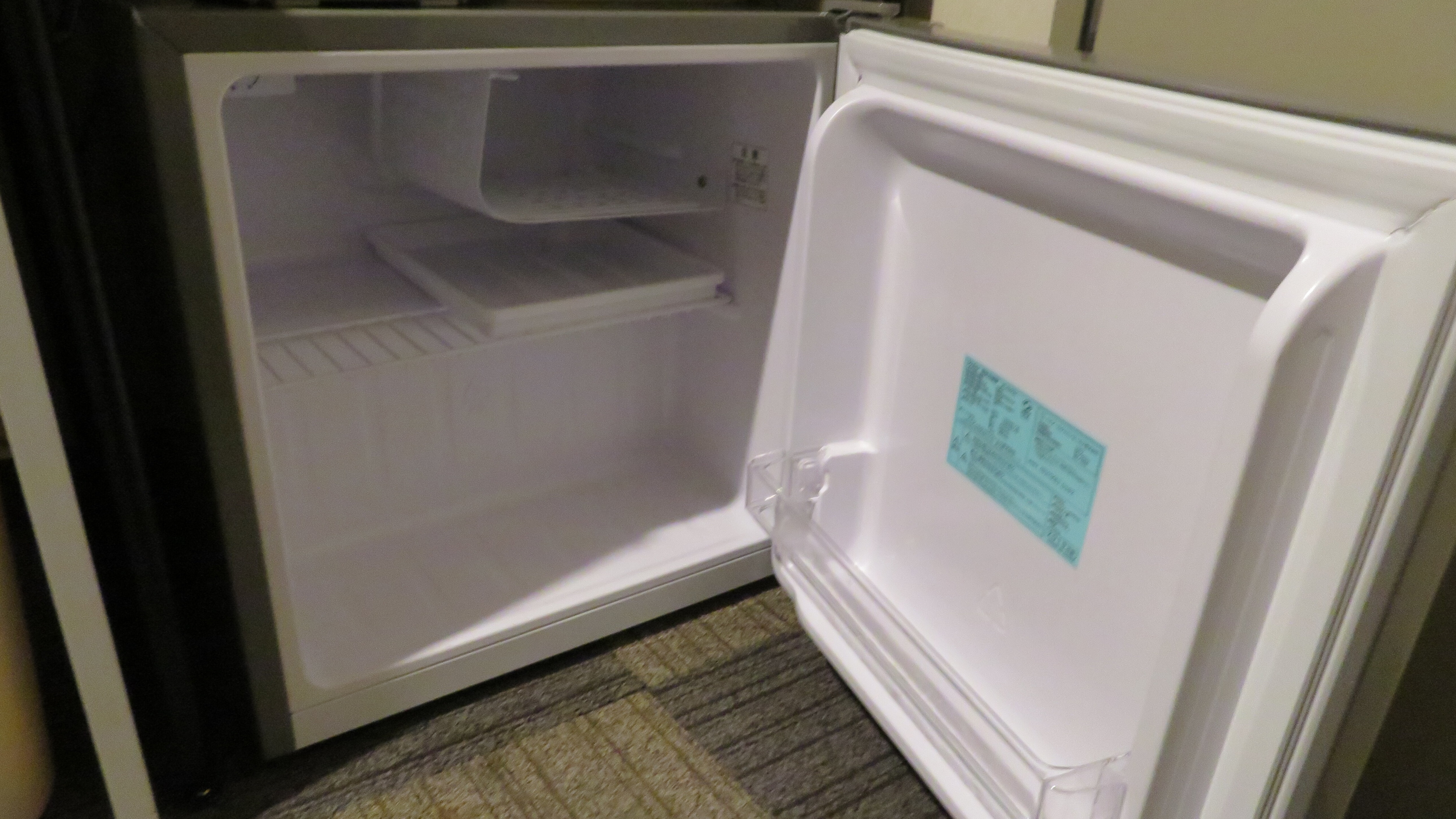 [冰箱] 帶冰櫃的西式房間 Perche 冰箱被廢棄並更換為壓縮機直接冷卻型。
