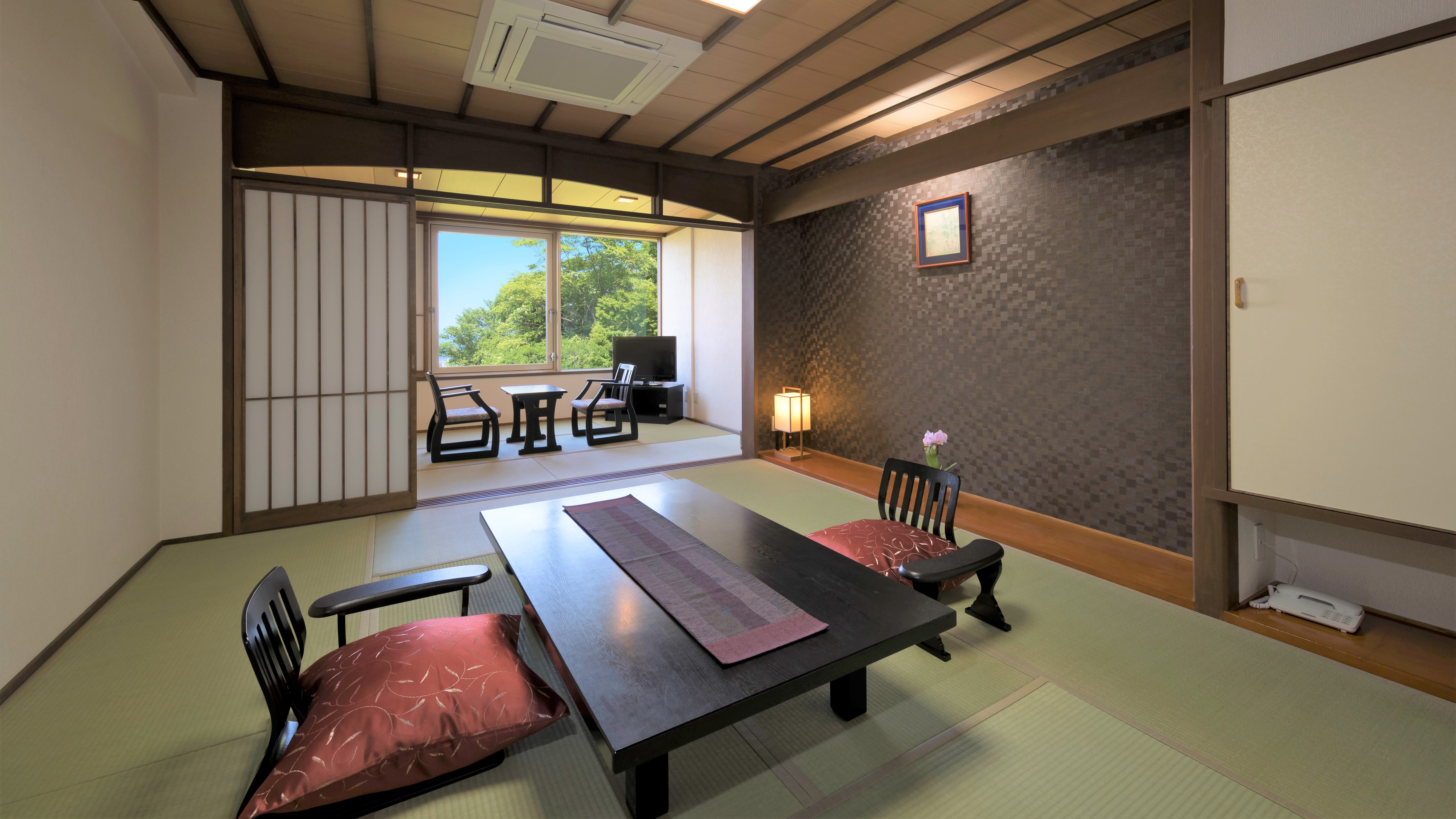 [Room / Japanese-style room]