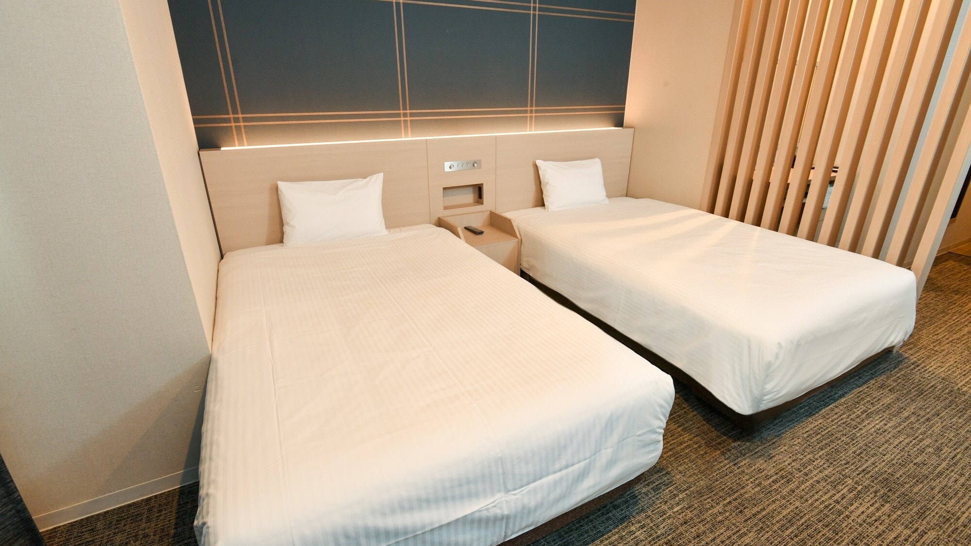 ห้องมาตรฐานเตียงคู่ | 18.9 ตร.ม. พร้อมเตียงเซมิดับเบิล 2 เตียง