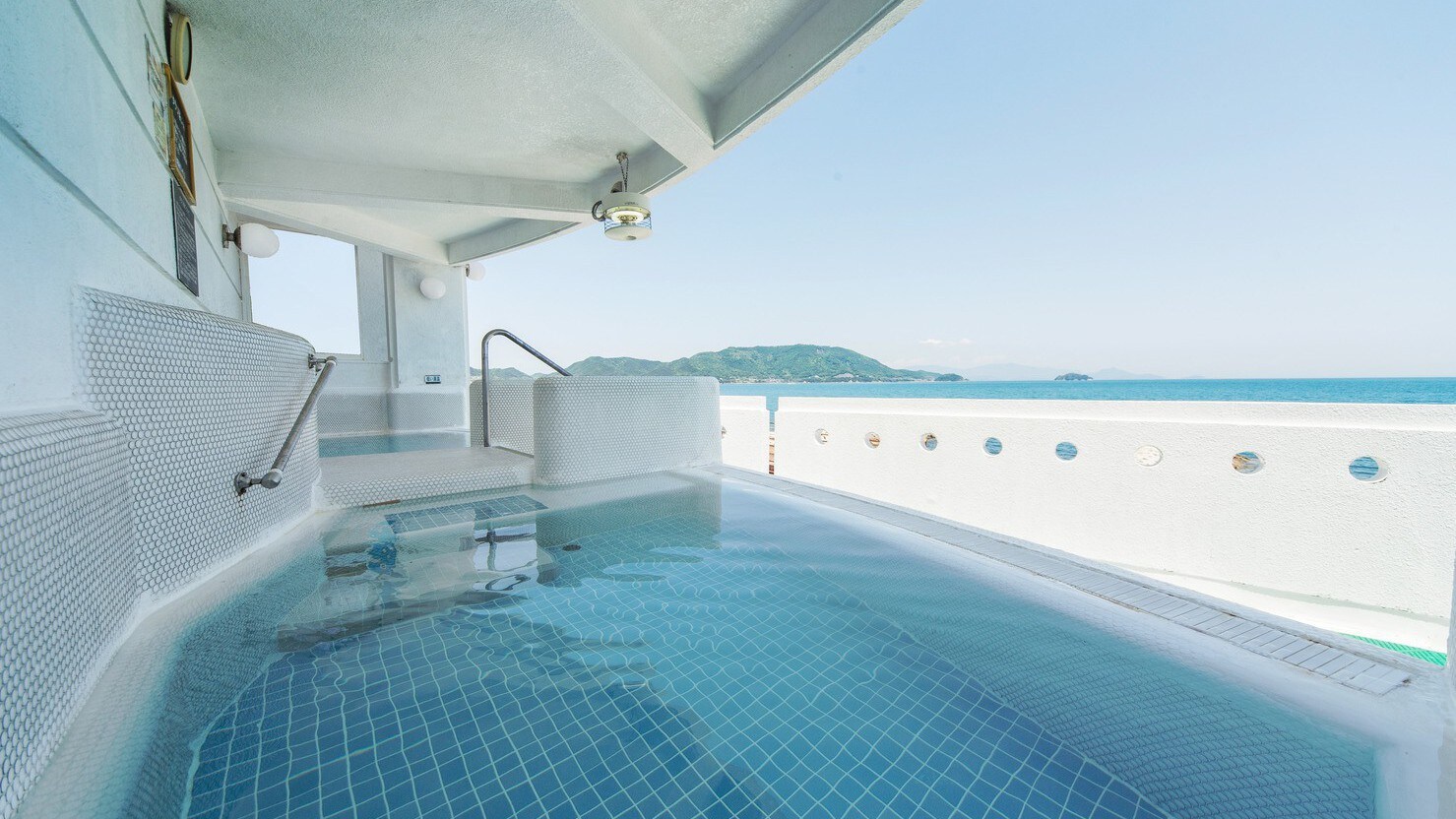 ■ Qua Thalasso's proud seawater open-air bath. There are plenty of minerals in seawater!