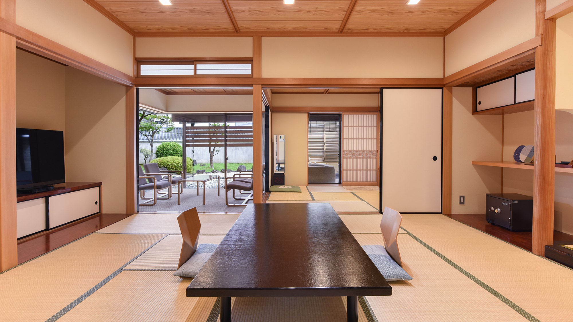 R【本館/68平方米～】日式房間（所有房型合計15張榻榻米以上）+露天溫泉浴池（例）