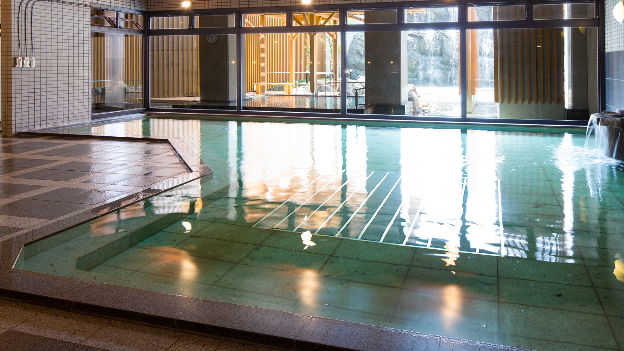 [Male public bath] Indoor bath "Tonotaki"