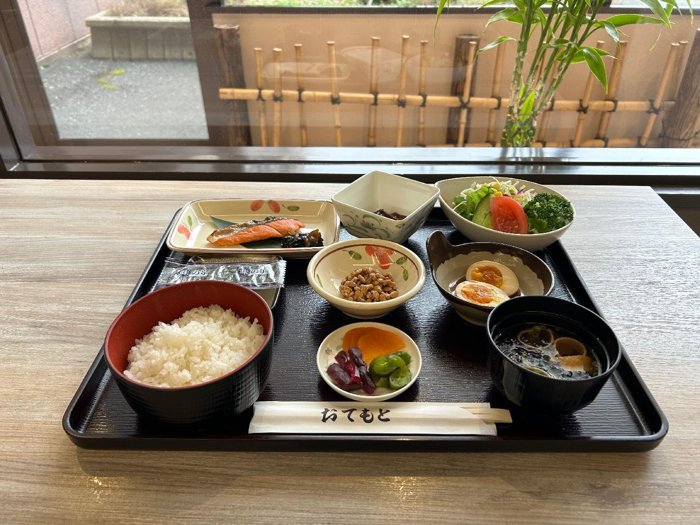 Breakfast: Japanese set