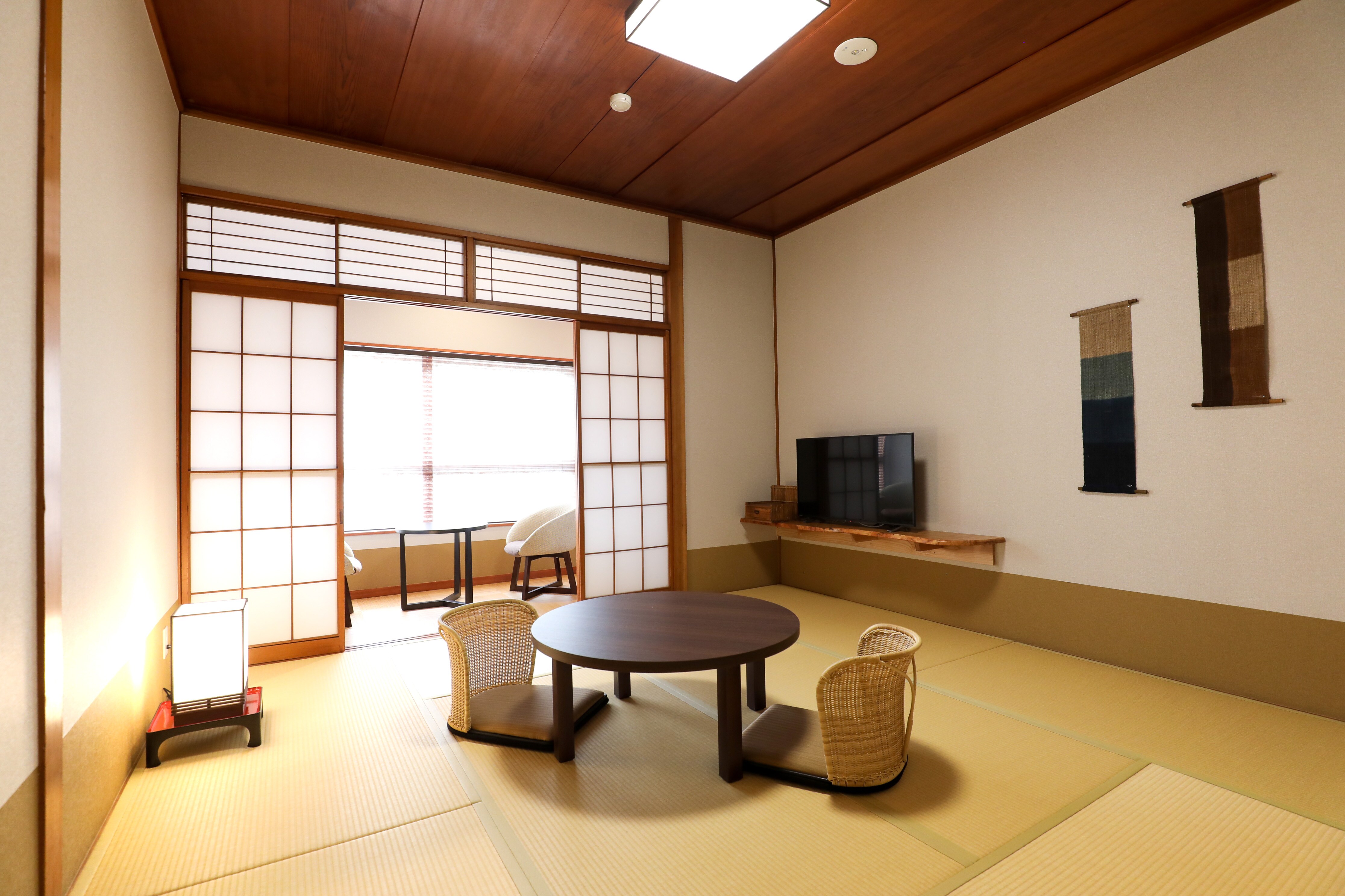 Renovated Japanese-style room 8 tatami mats / 201 Chichicho