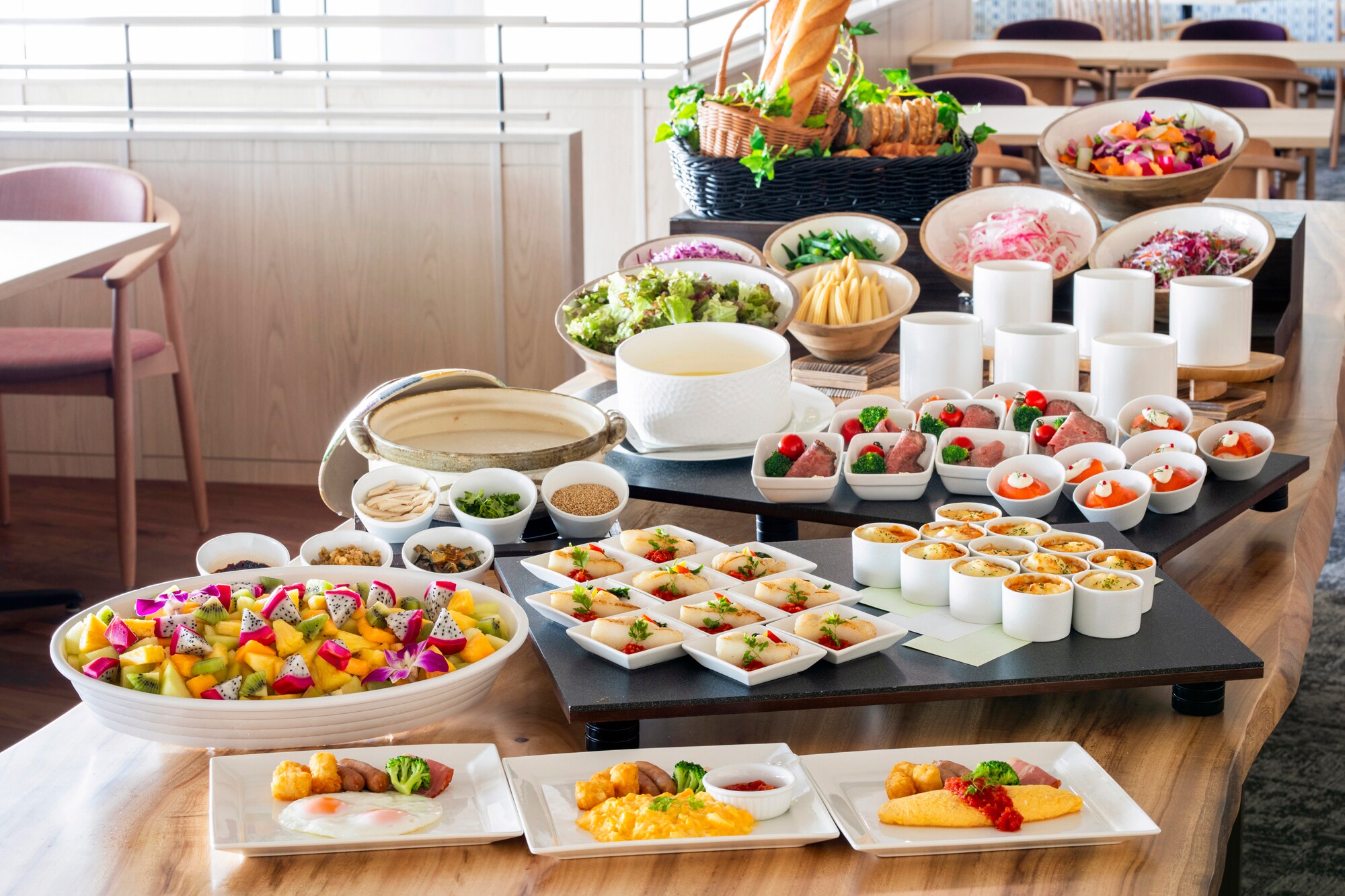 Semi-buffet breakfast