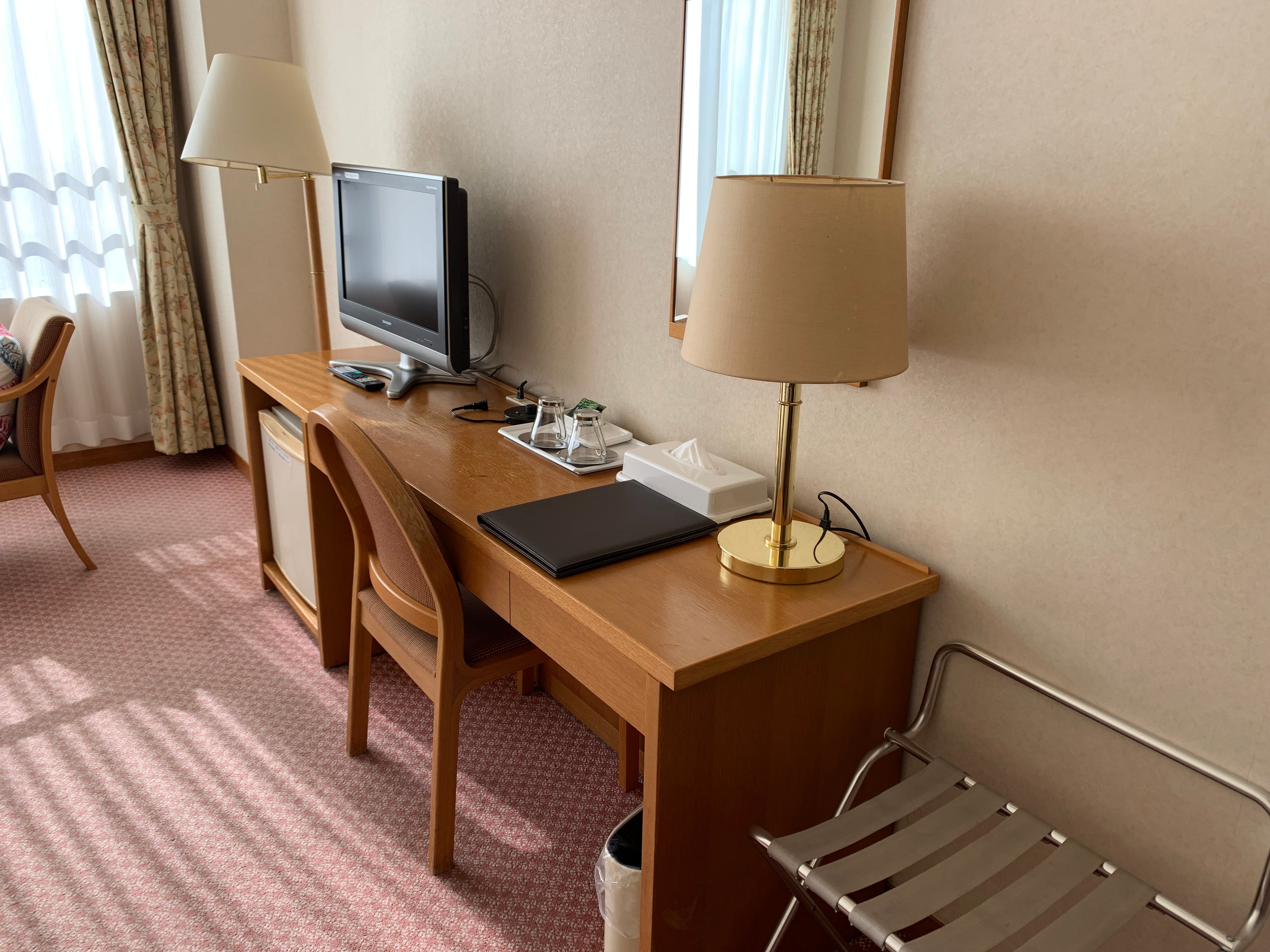 Western room ④