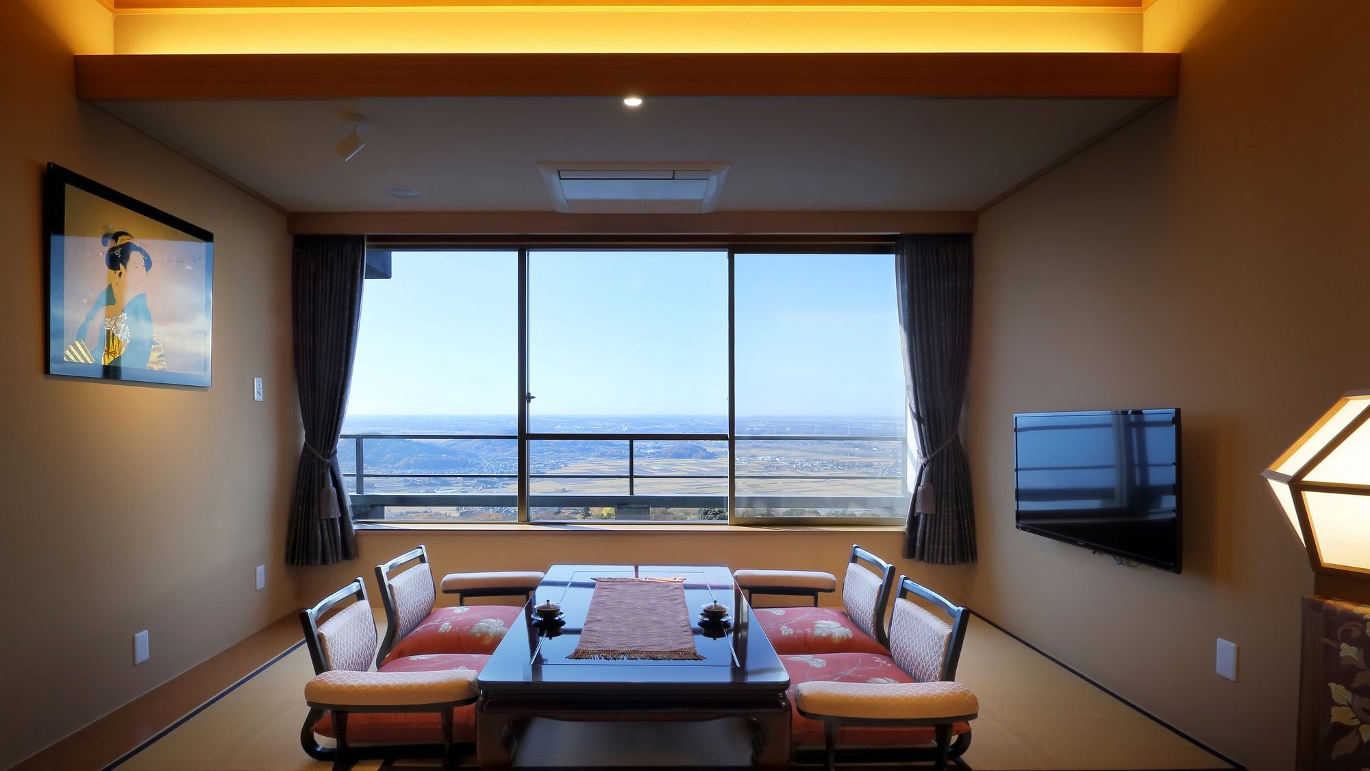 Suite with panoramic view and observation bath