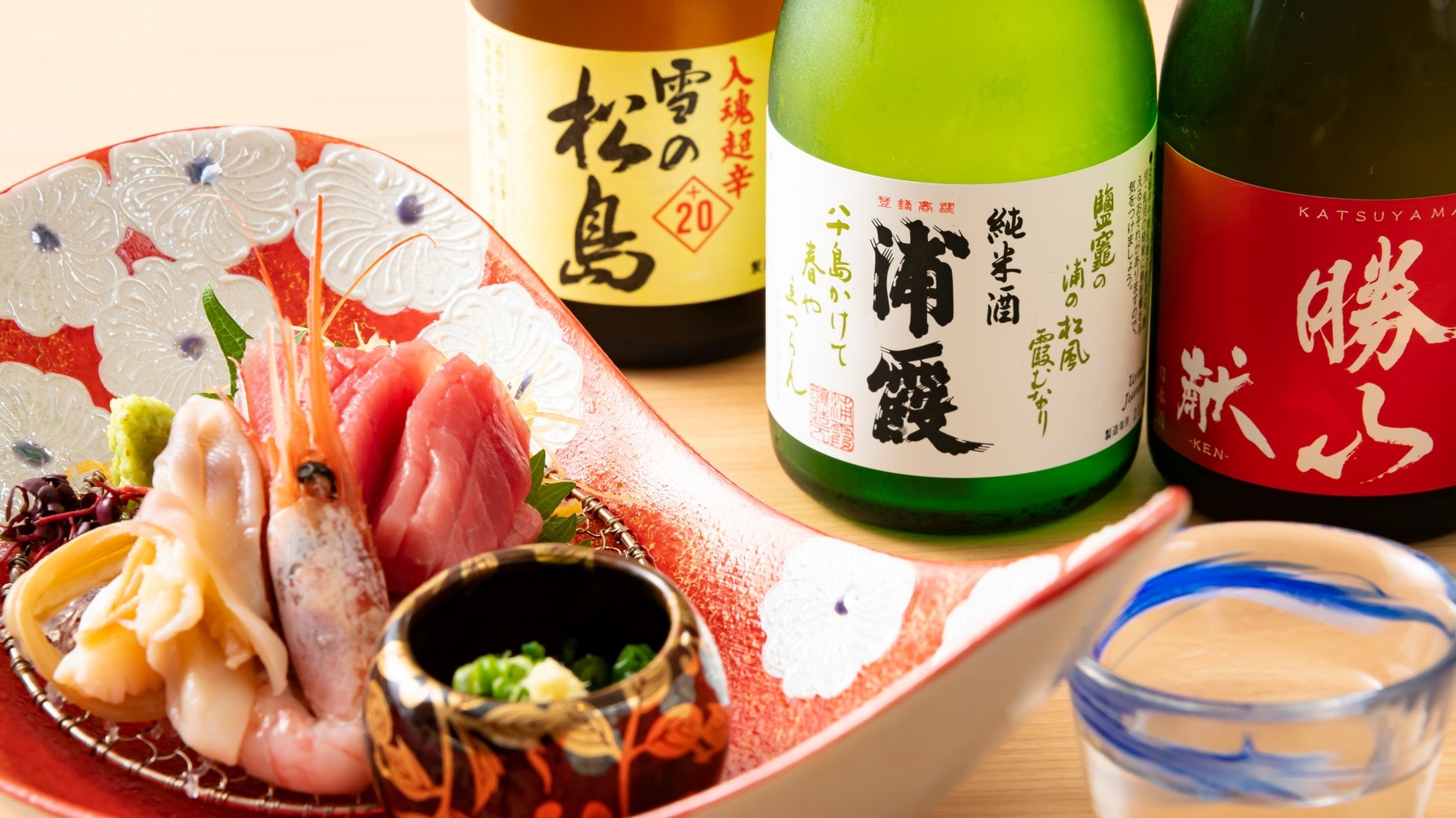 We have a wide variety of Miyagi local sake available. Please try comparing them!
