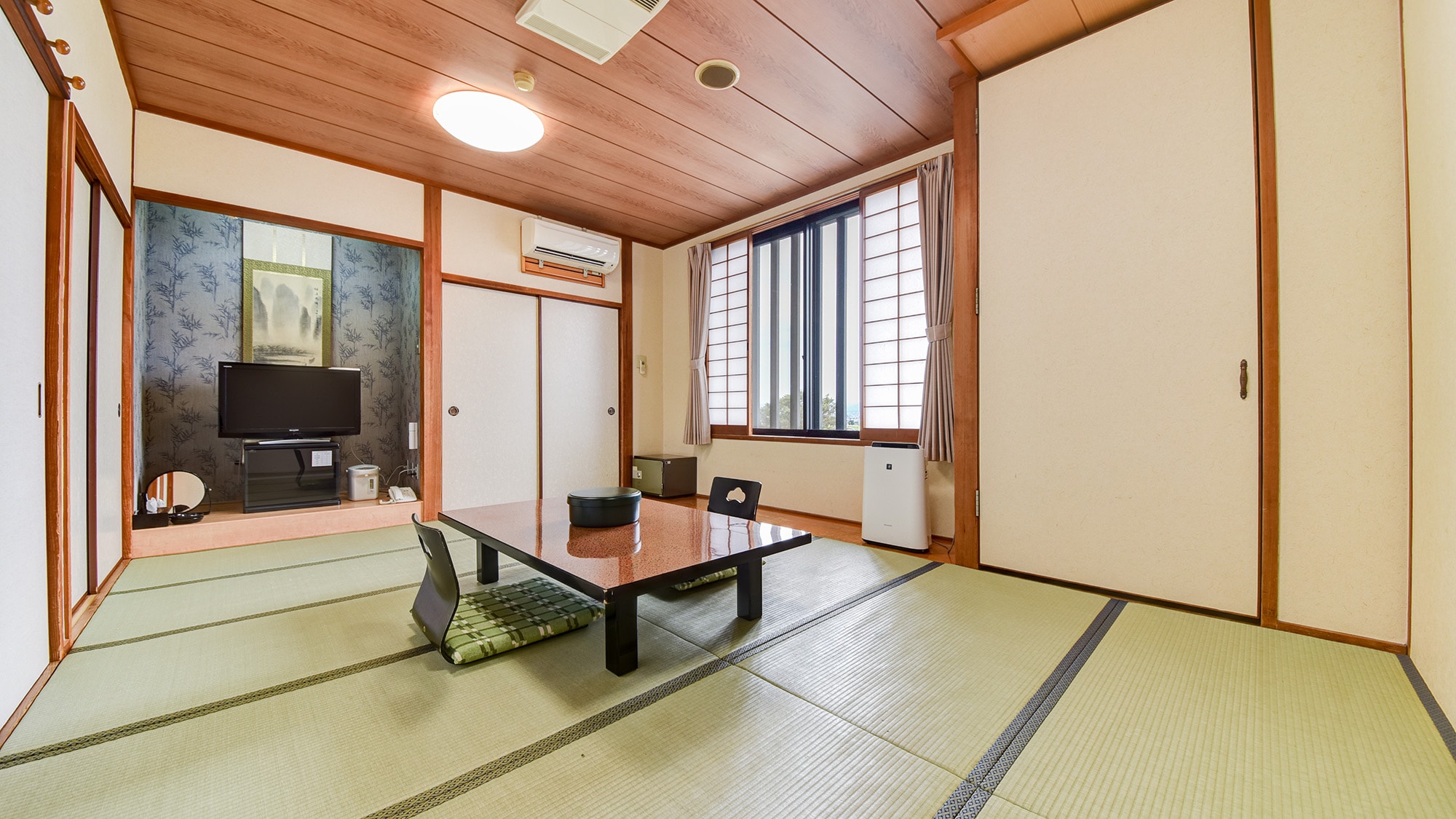 *[Example of a Japanese-style room] Accommodates up to 4 people! Perfect for families and group trips! Air purifiers are also available!