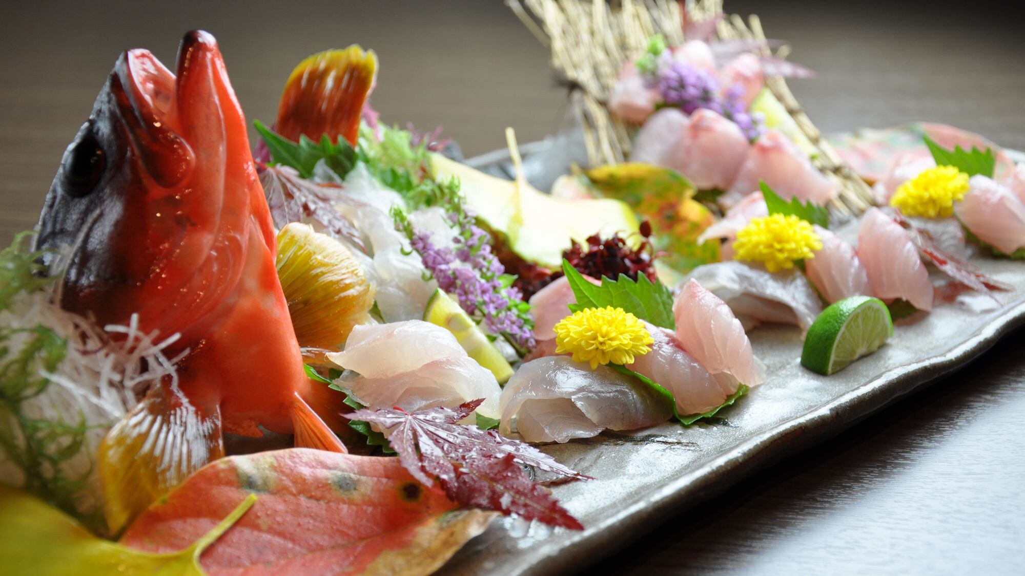 [Local fish platter] Enjoy a platter of seasonal local fish →Book with the Local Fish Satisfaction Plan