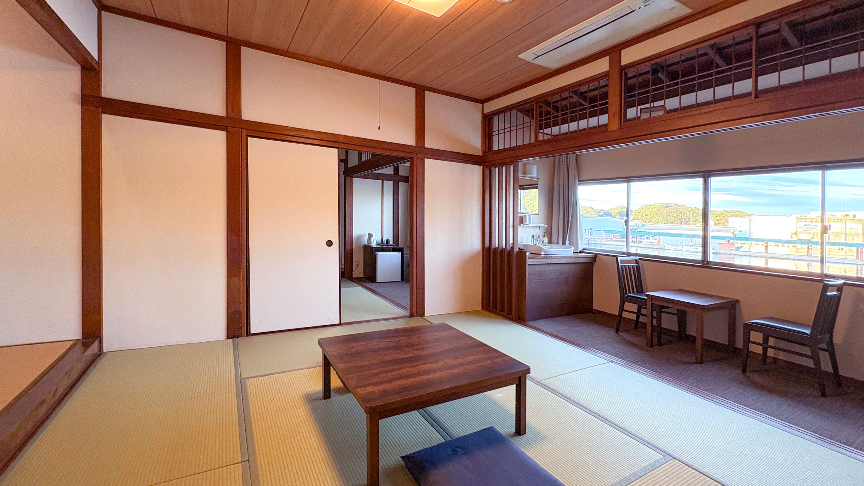 Standard Japanese-style room (wooden wing) *Example of a guest room