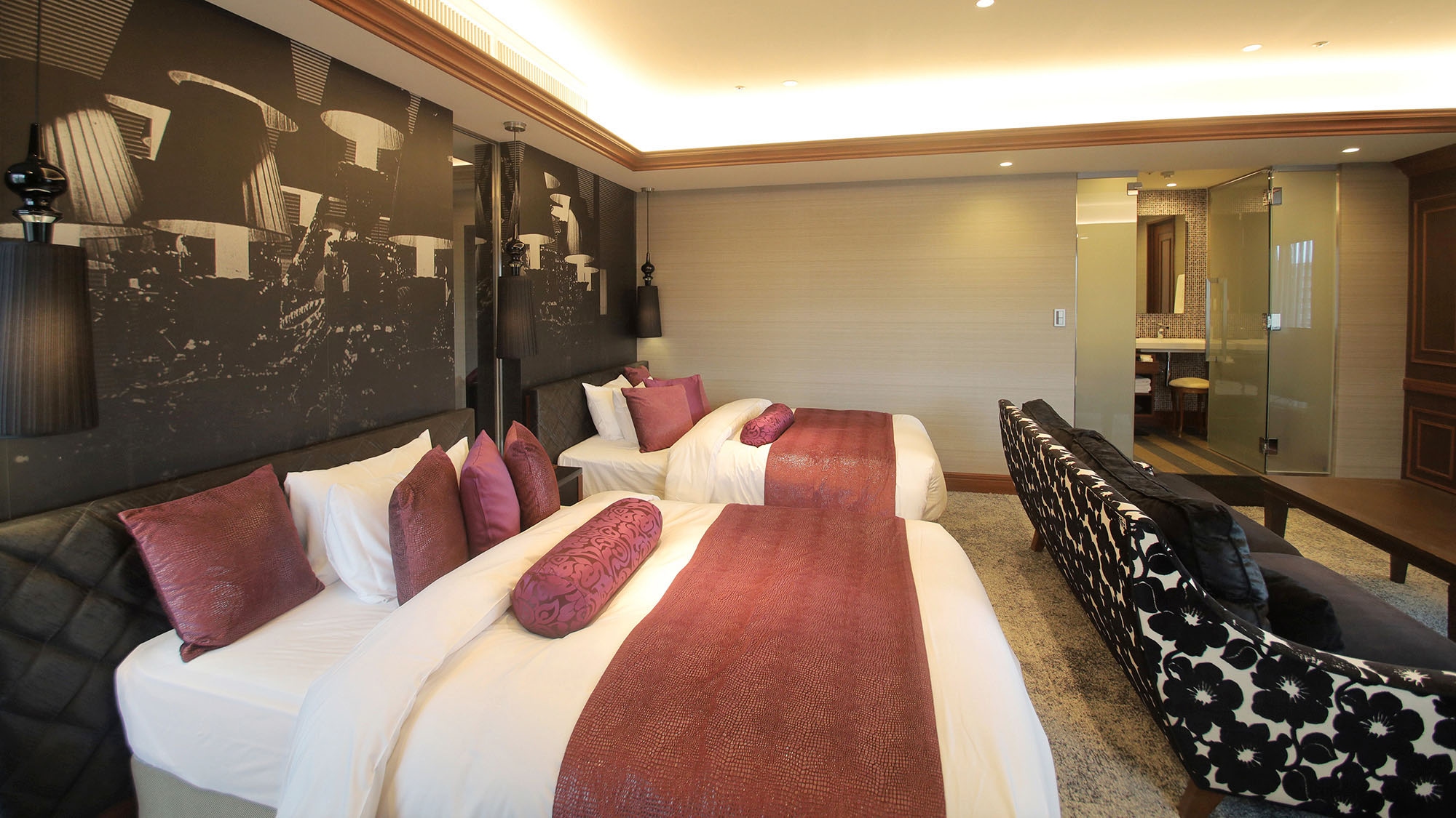 Royal Suite Room 1002 (example)