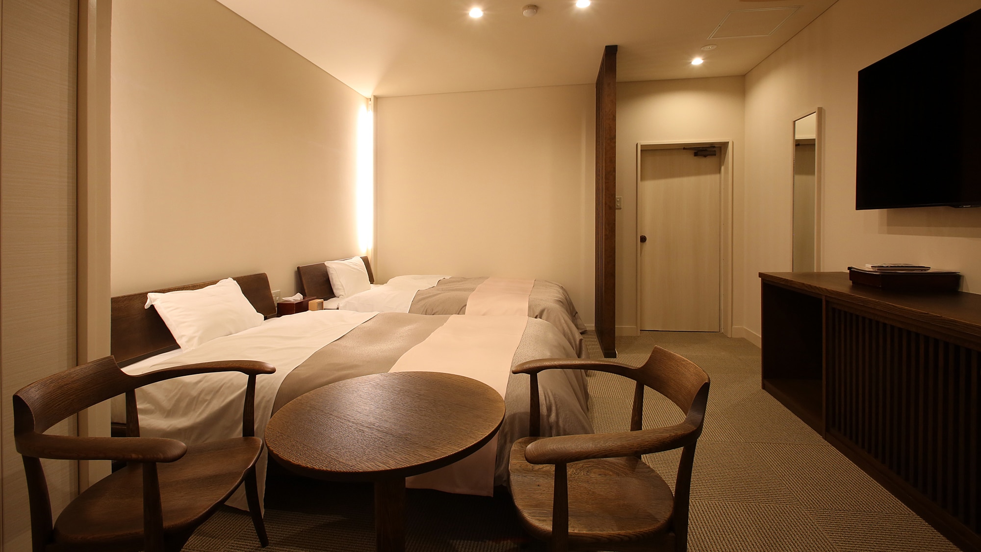 Western-style twin room