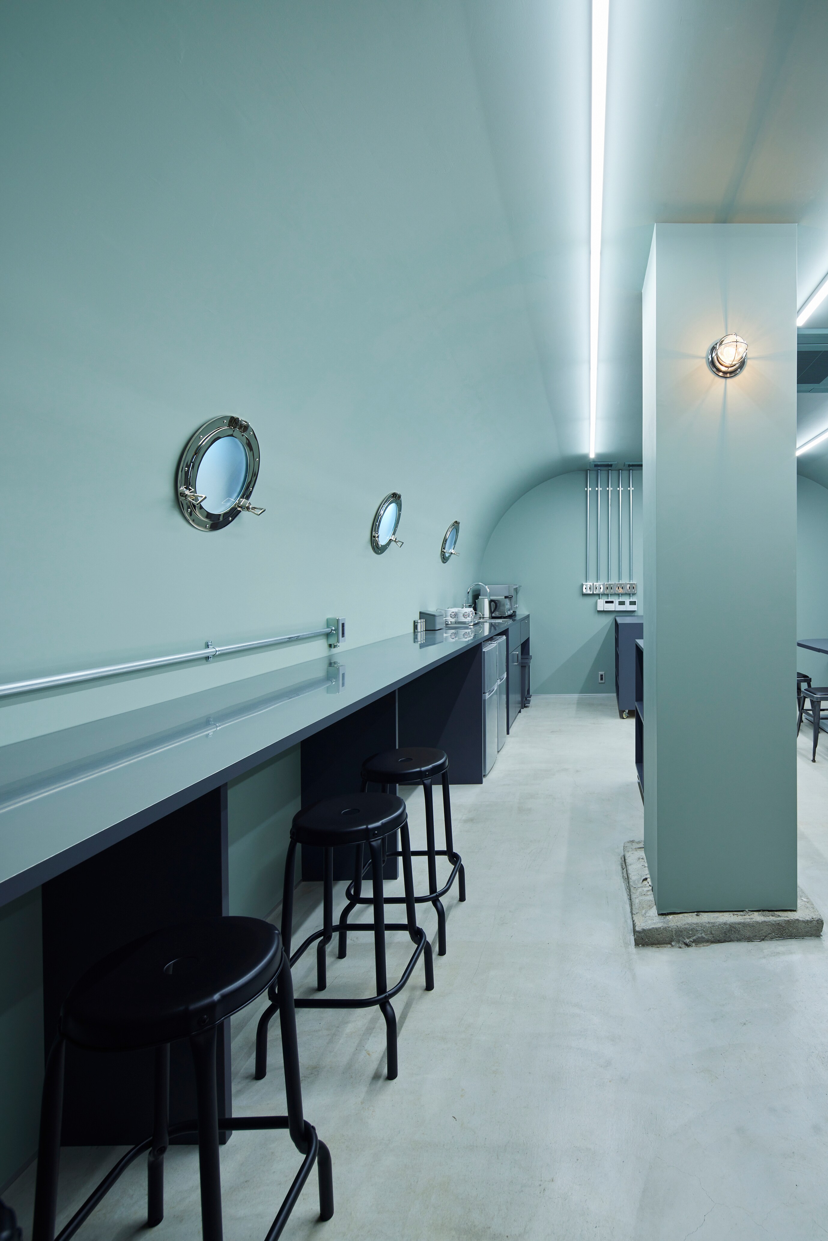 사관실 카운터 테이블