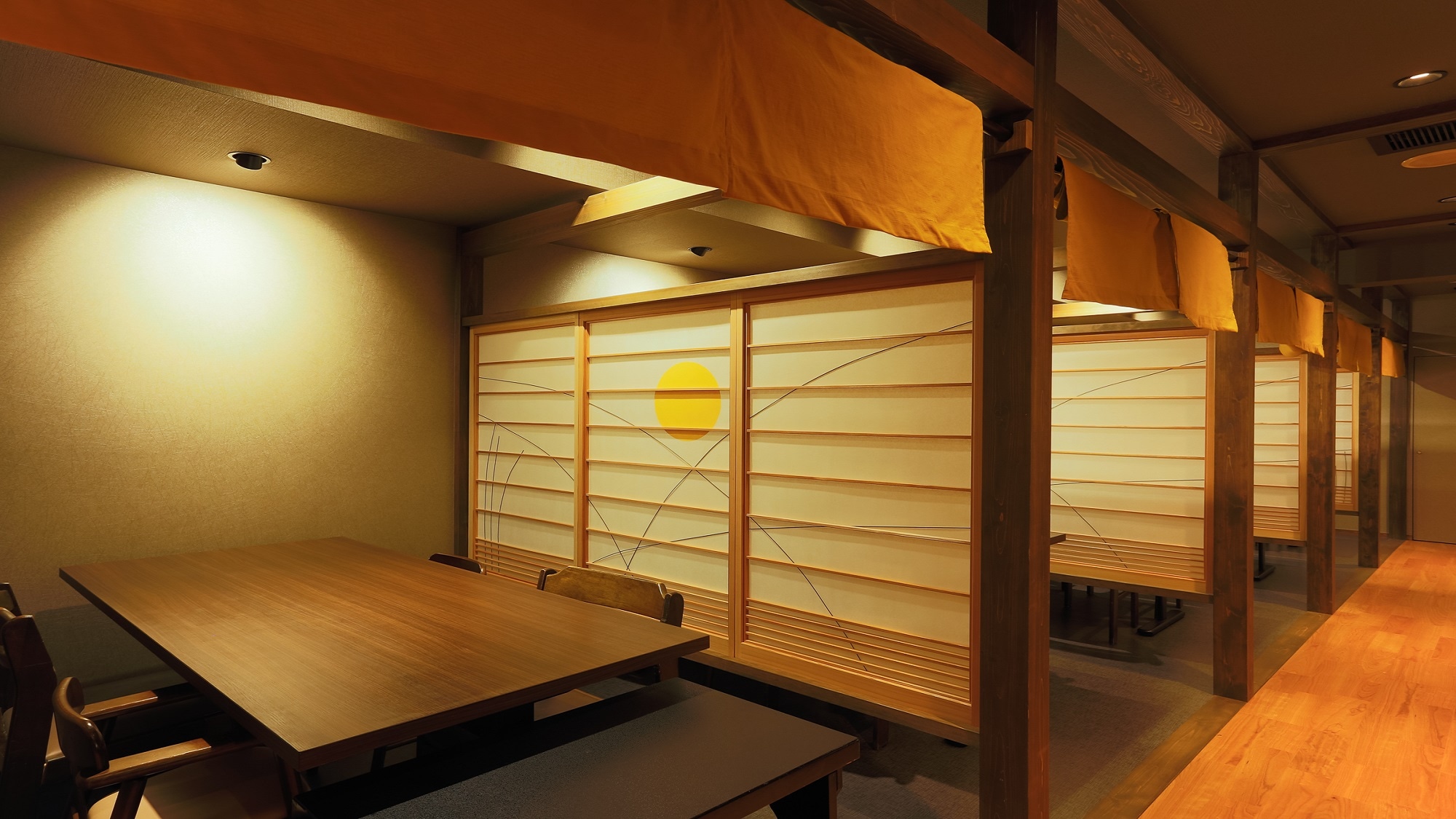 Please enjoy a relaxing and luxurious time in our semi-private dining room.