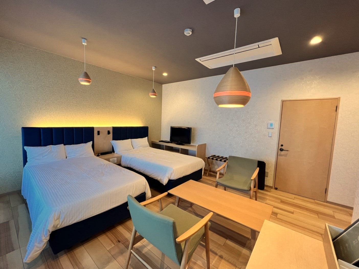 L [2nd floor Western-style room with twin beds] Room for 2 people