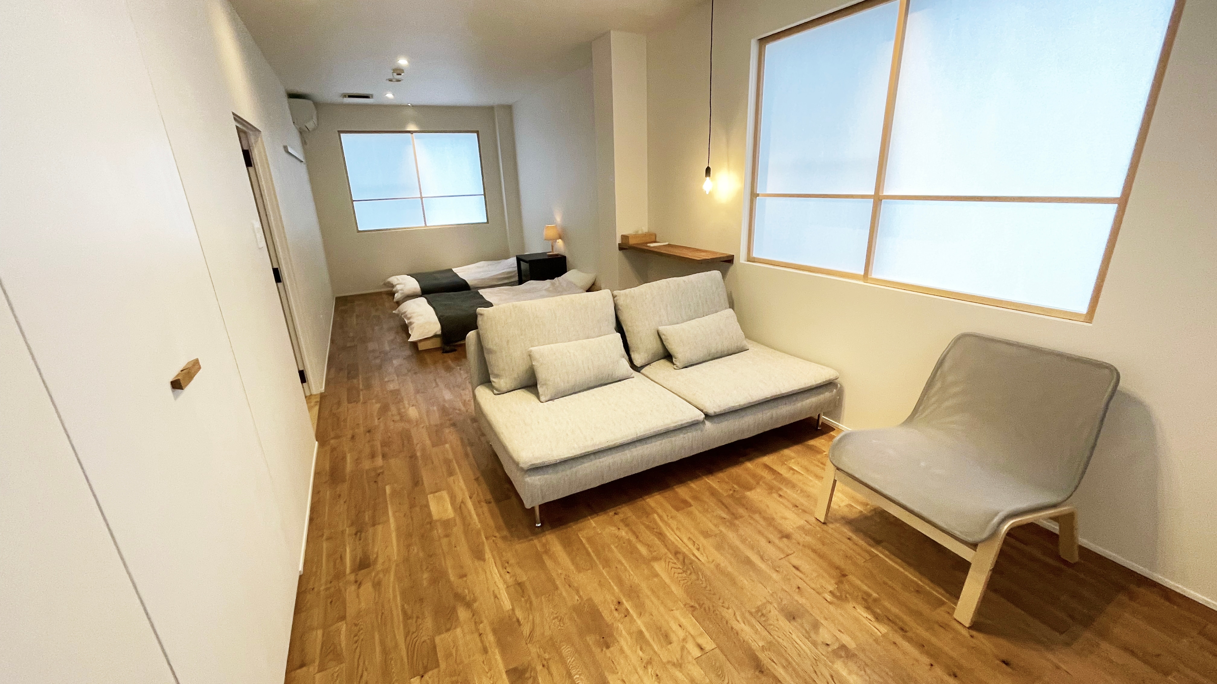 Western-style semi-double twin room (2-4 persons)