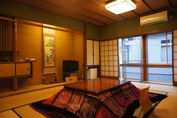 [For room type] Old building 10 tatami mats (Mannen blue)