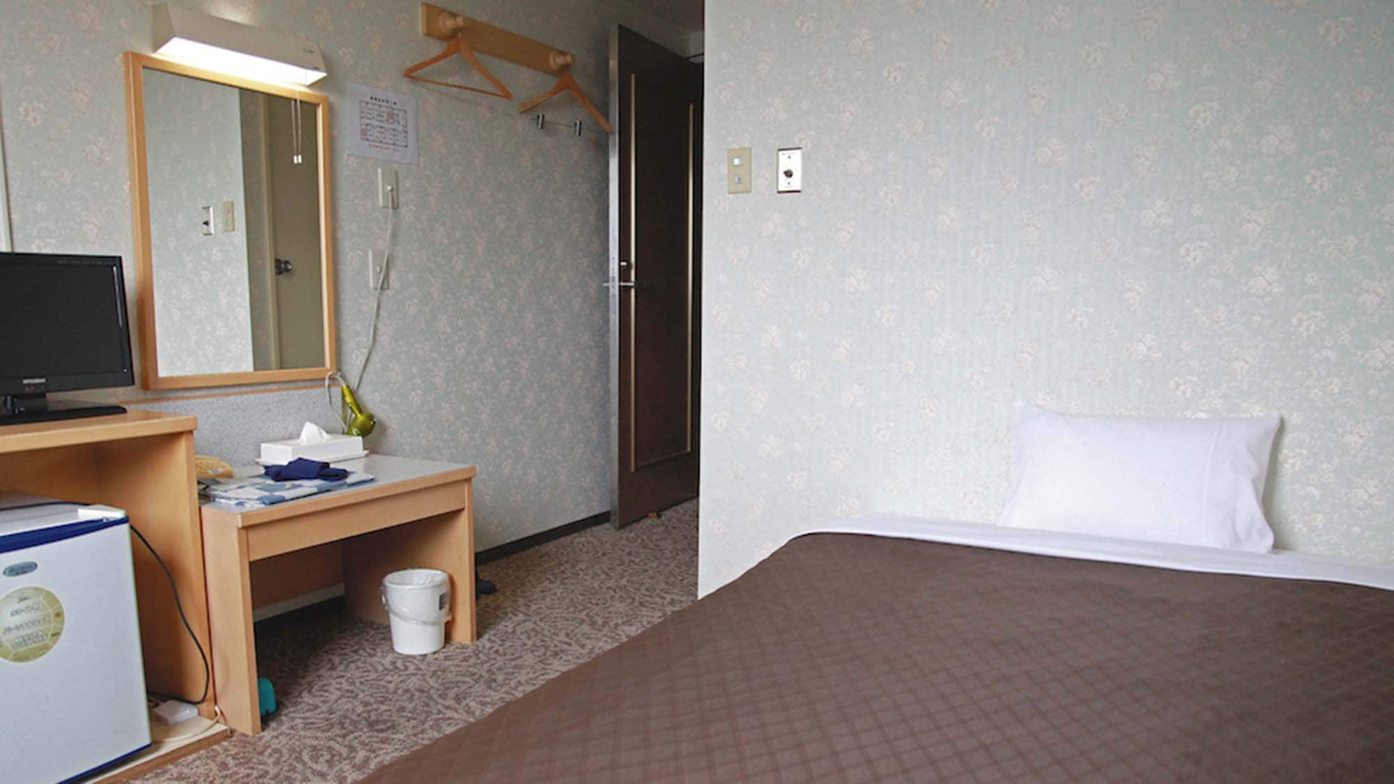 [Single room] Tempat tidurnya berukuran semi-double dan luas
