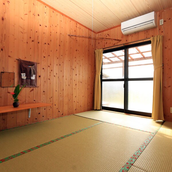 [6 tatami Japanese-style room] A tatami room where you can relax.