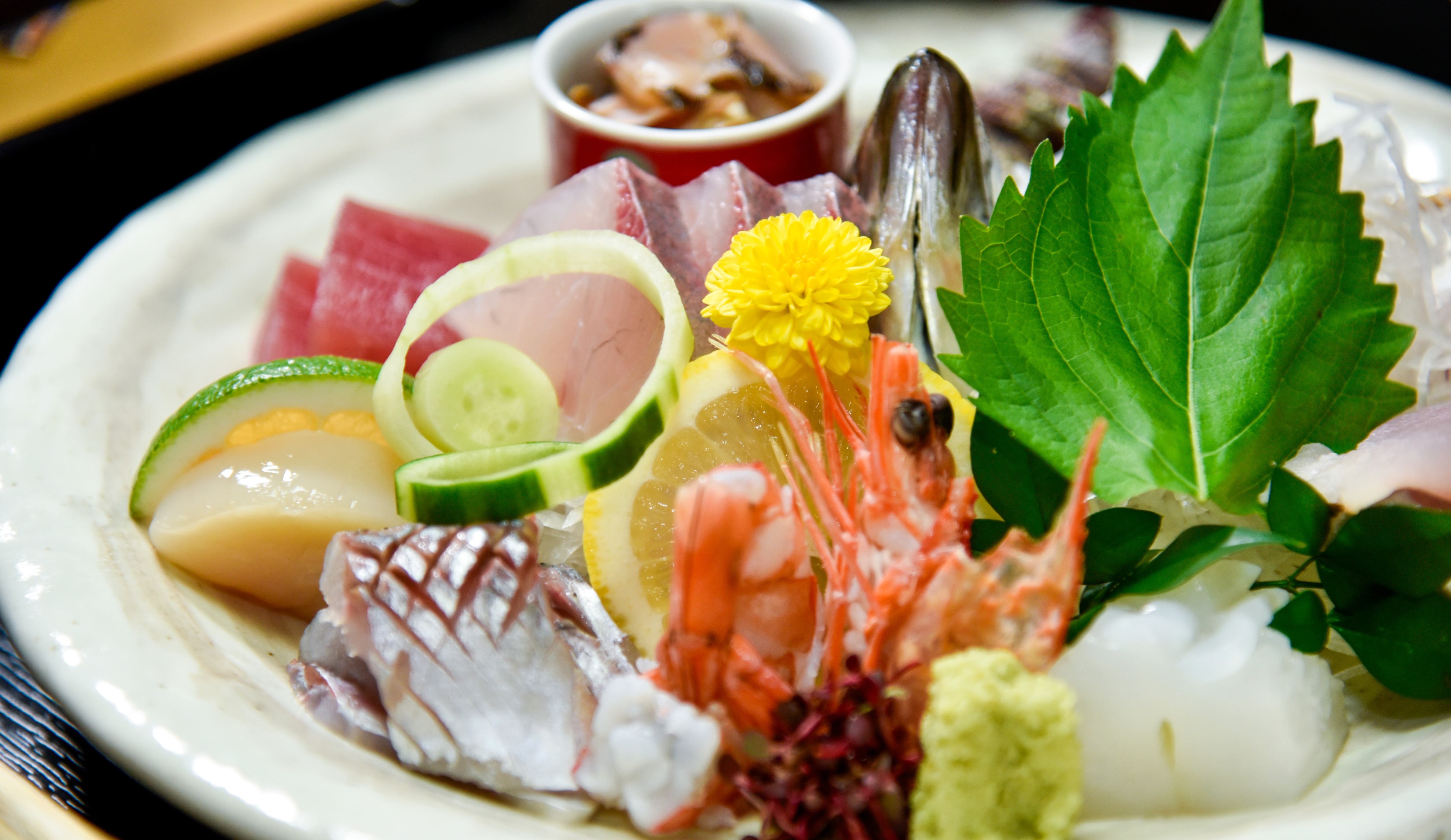 [晚餐範例] 8種多彩生魚片拼盤