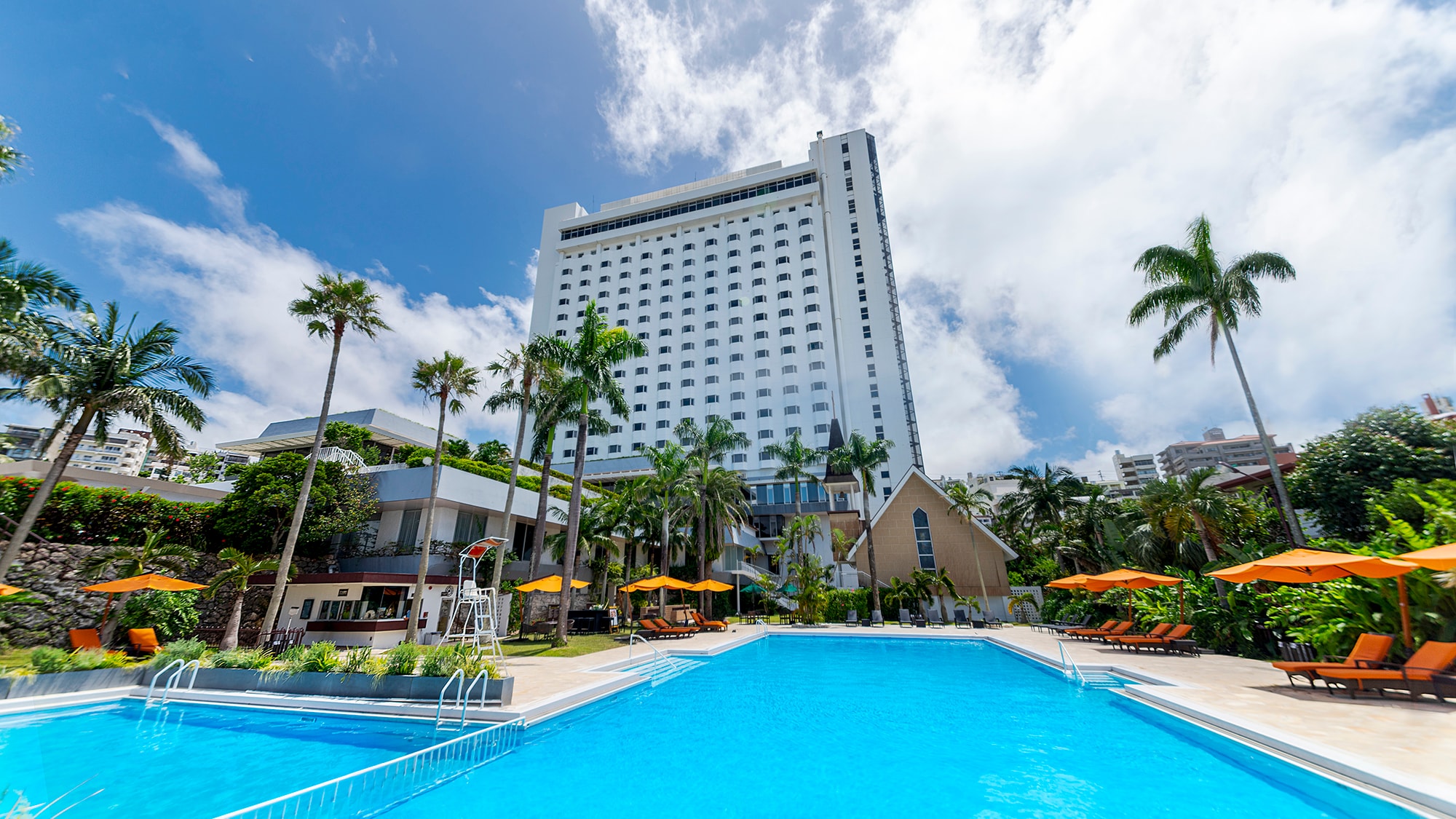 [Hotel exterior]