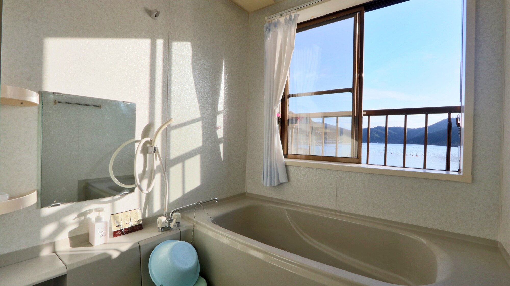 [Guest Room] 2nd Floor Ocean View Japanese-style Room (6 tatami mats) with Bathroom and Toilet